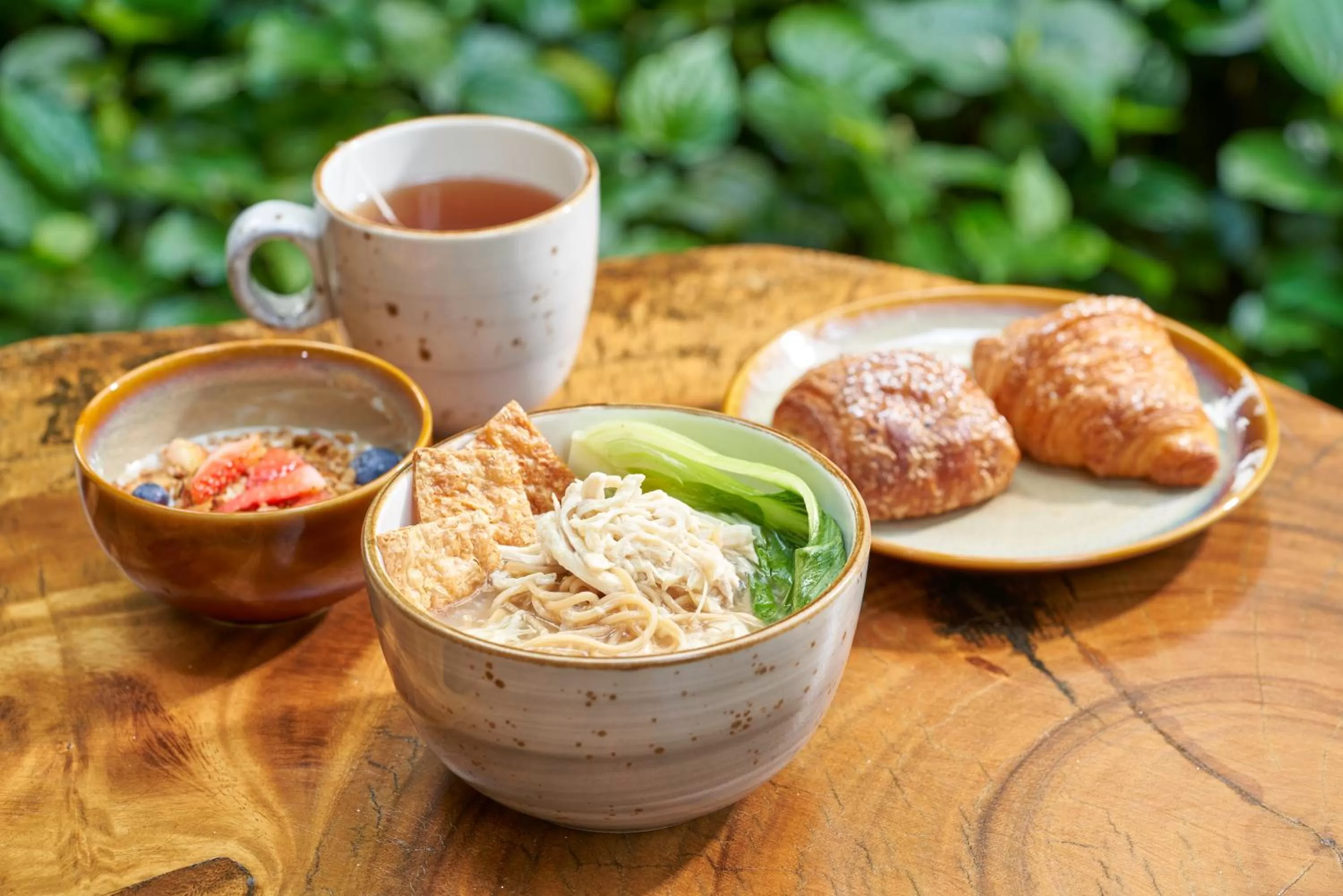 Breakfast in Quincy Hotel Singapore by Far East Hospitality