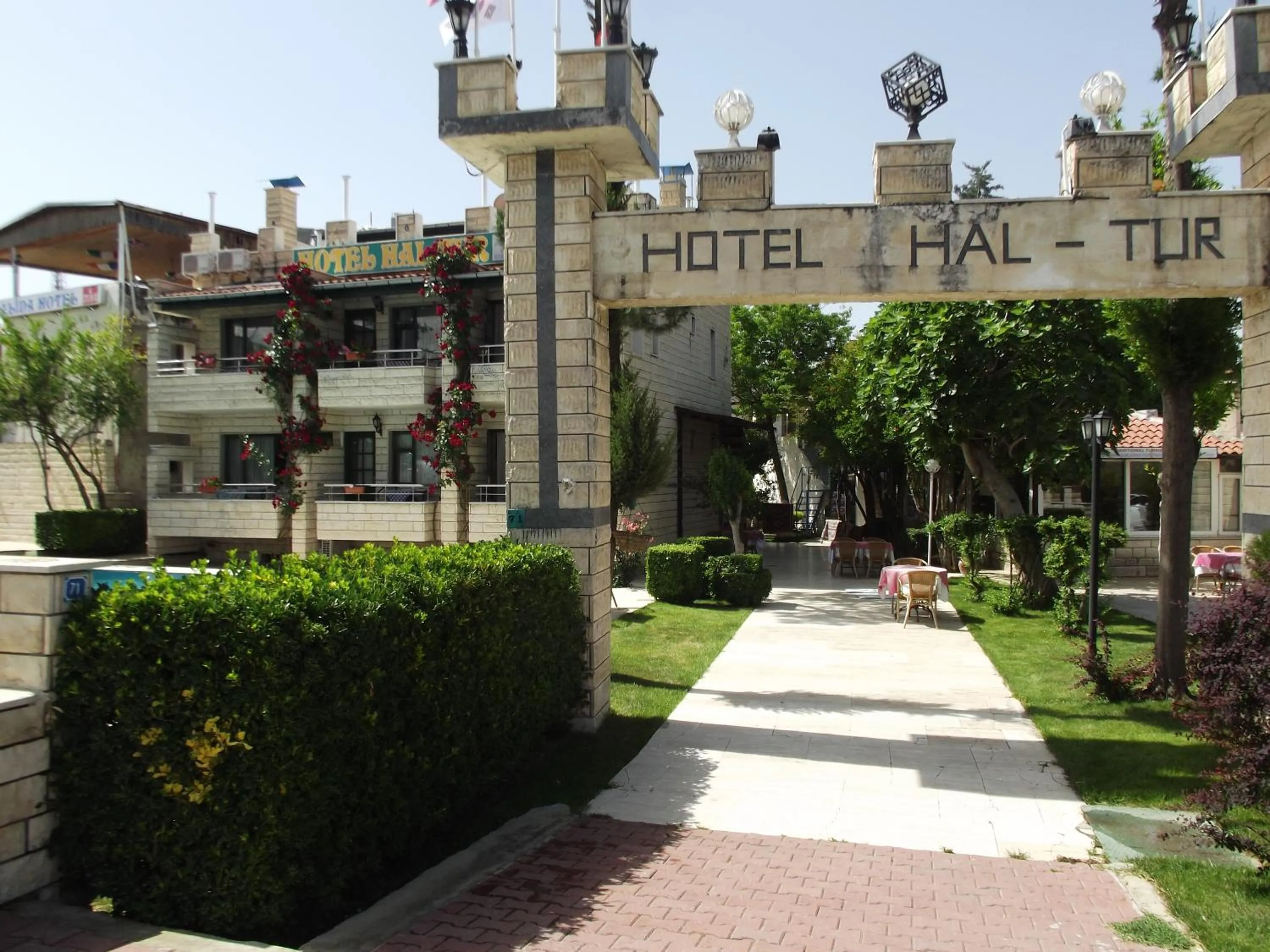 Facade/entrance in Hotel HAL-TUR