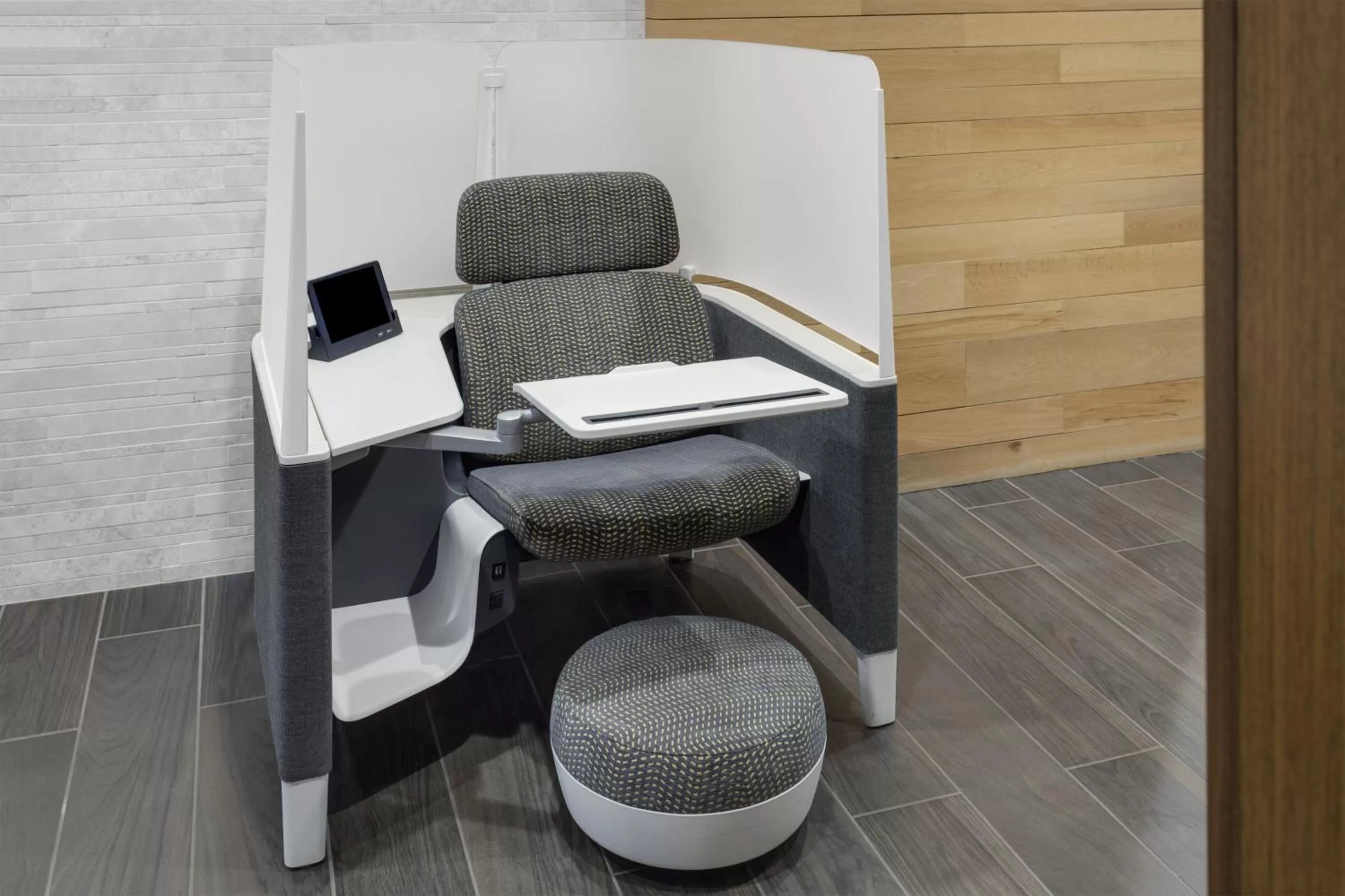 Lobby or reception in Crowne Plaza Lansing by IHG