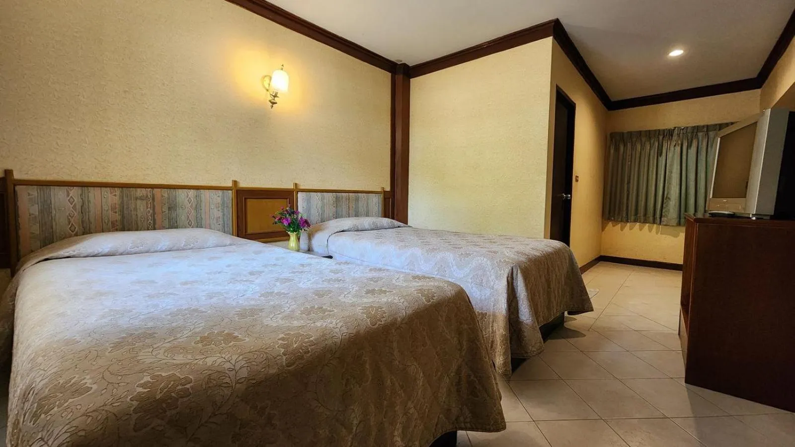 Bed in Pattaya Garden Resort