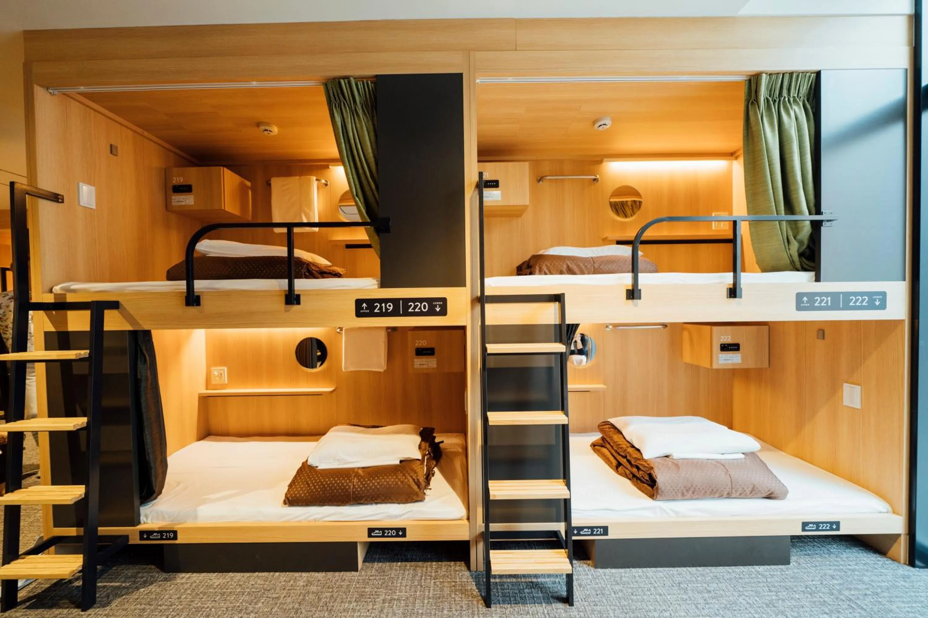 bunk bed, Bed in WeBase Hiroshima