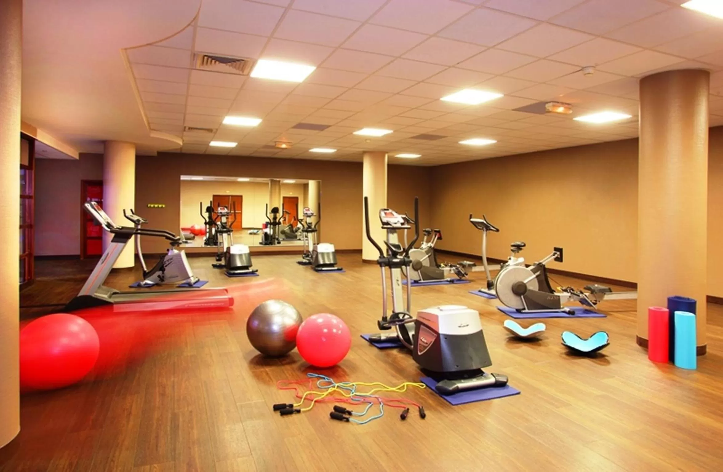Fitness centre/facilities in Hotel Plaza - site du Futuroscope