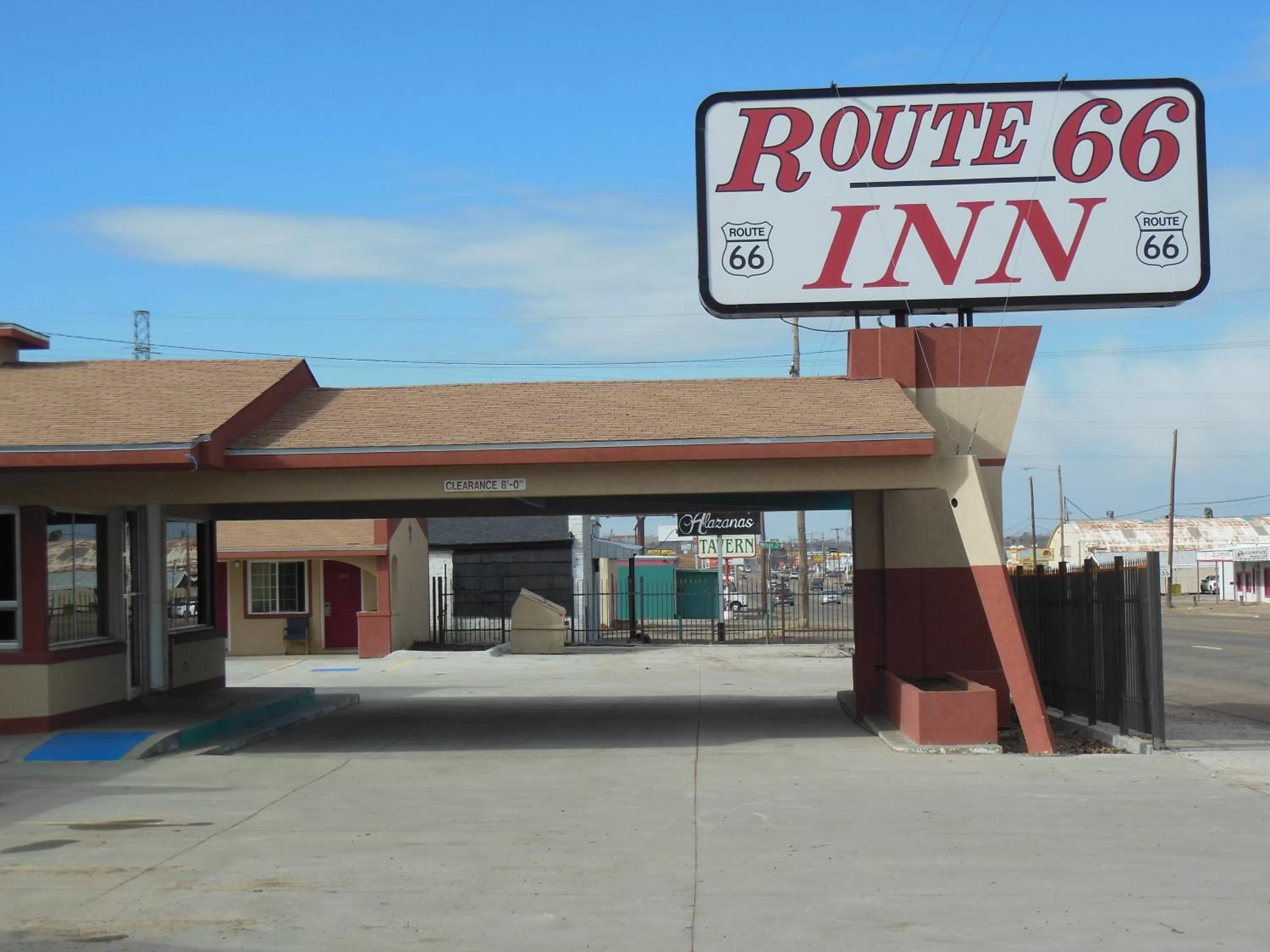 Facade/entrance in Route 66 Inn