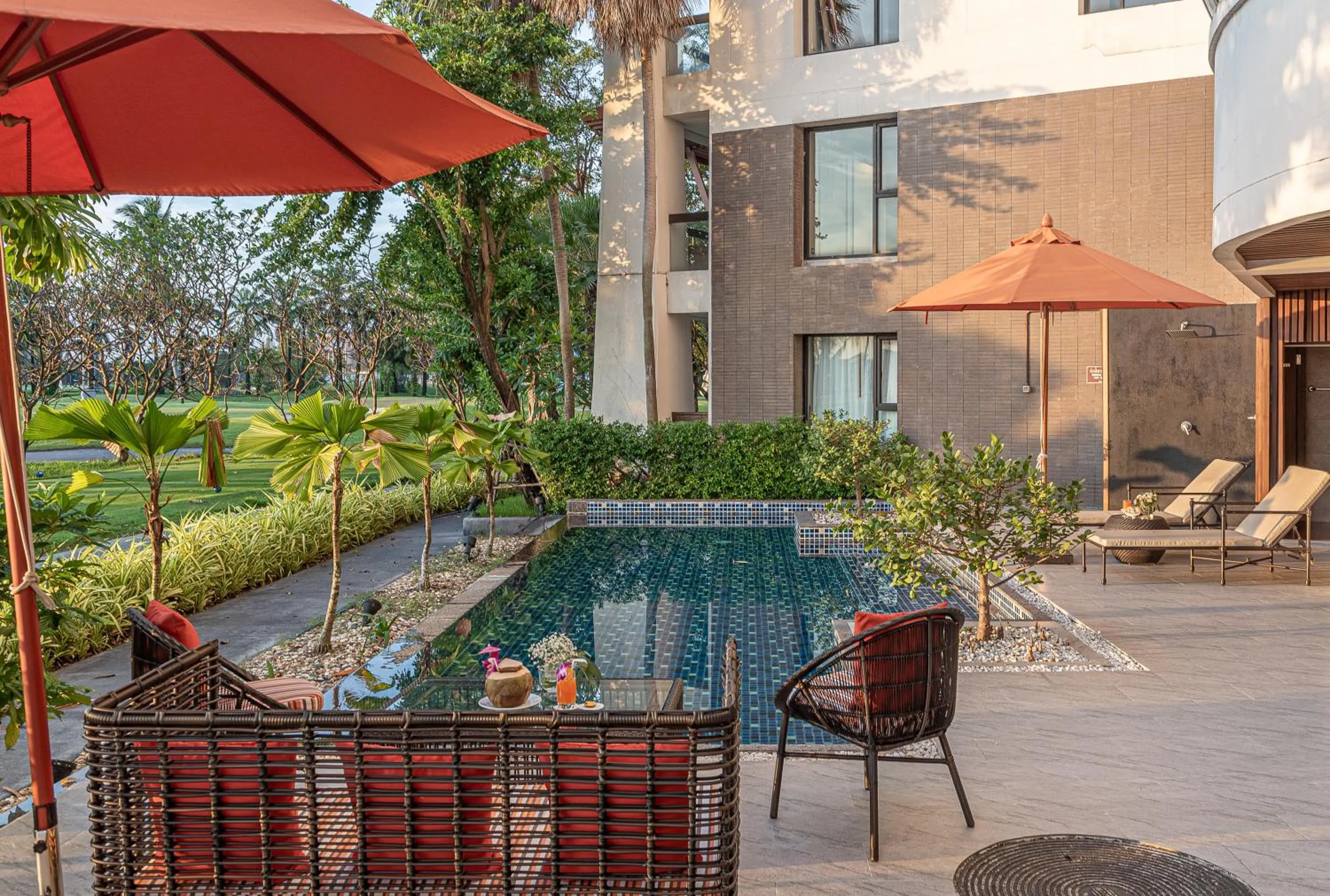 Day in Summit Windmill Golf Suite Hotel at Suvarnabhumi