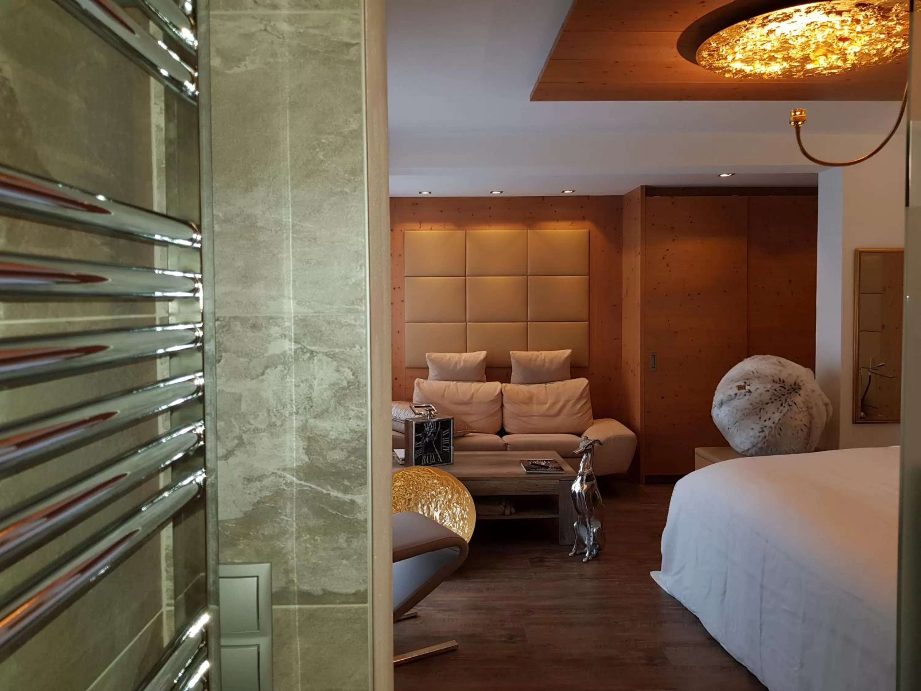 Property building, Bed in Hotel Vergeiner