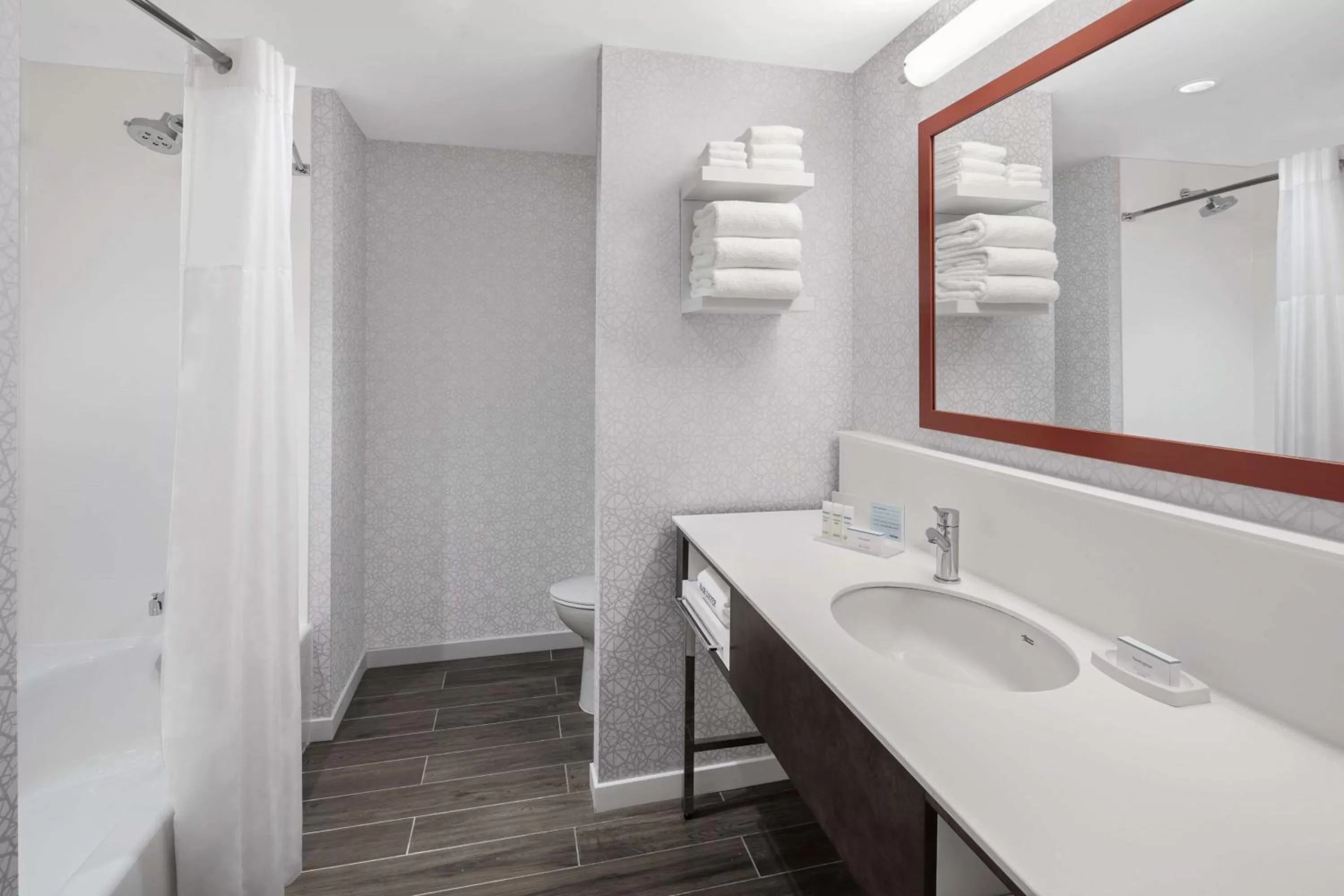 Bathroom in Hampton Inn Boston Woburn