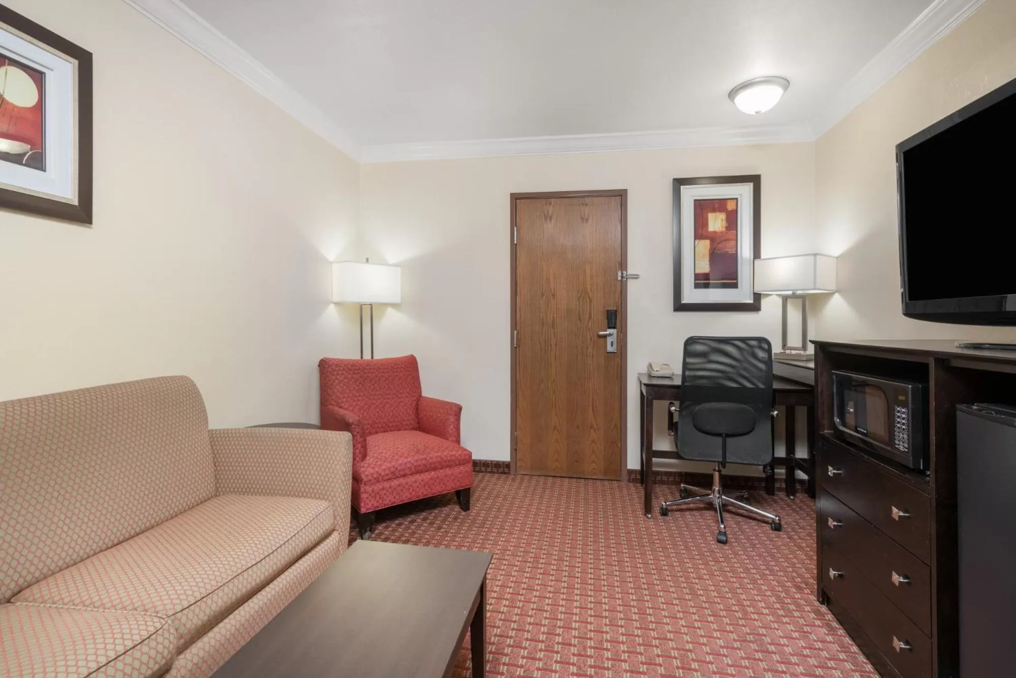 Photo of the whole room in AmericInn by Wyndham Johnston Des Moines