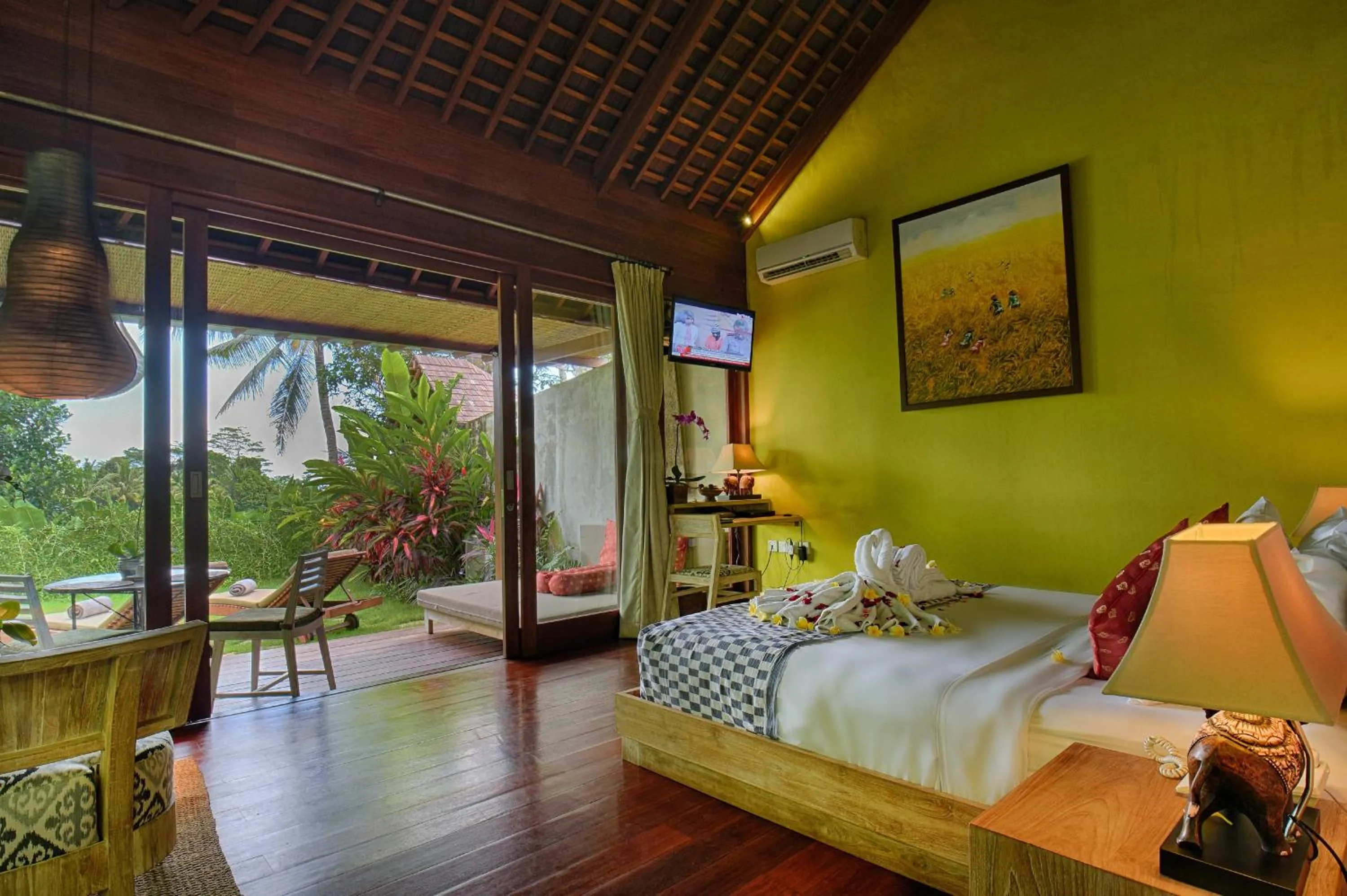 Photo of the whole room, Bed in Samkhya Villas - Free 1x Floating Breakfast or Minibar
