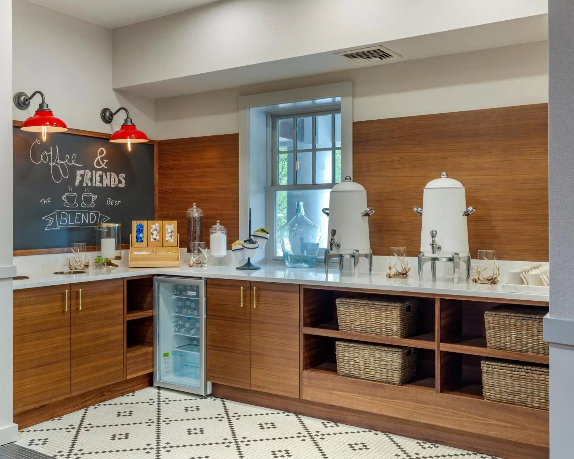 Coffee/tea facilities in Mill Falls Resort Collection at the Lake