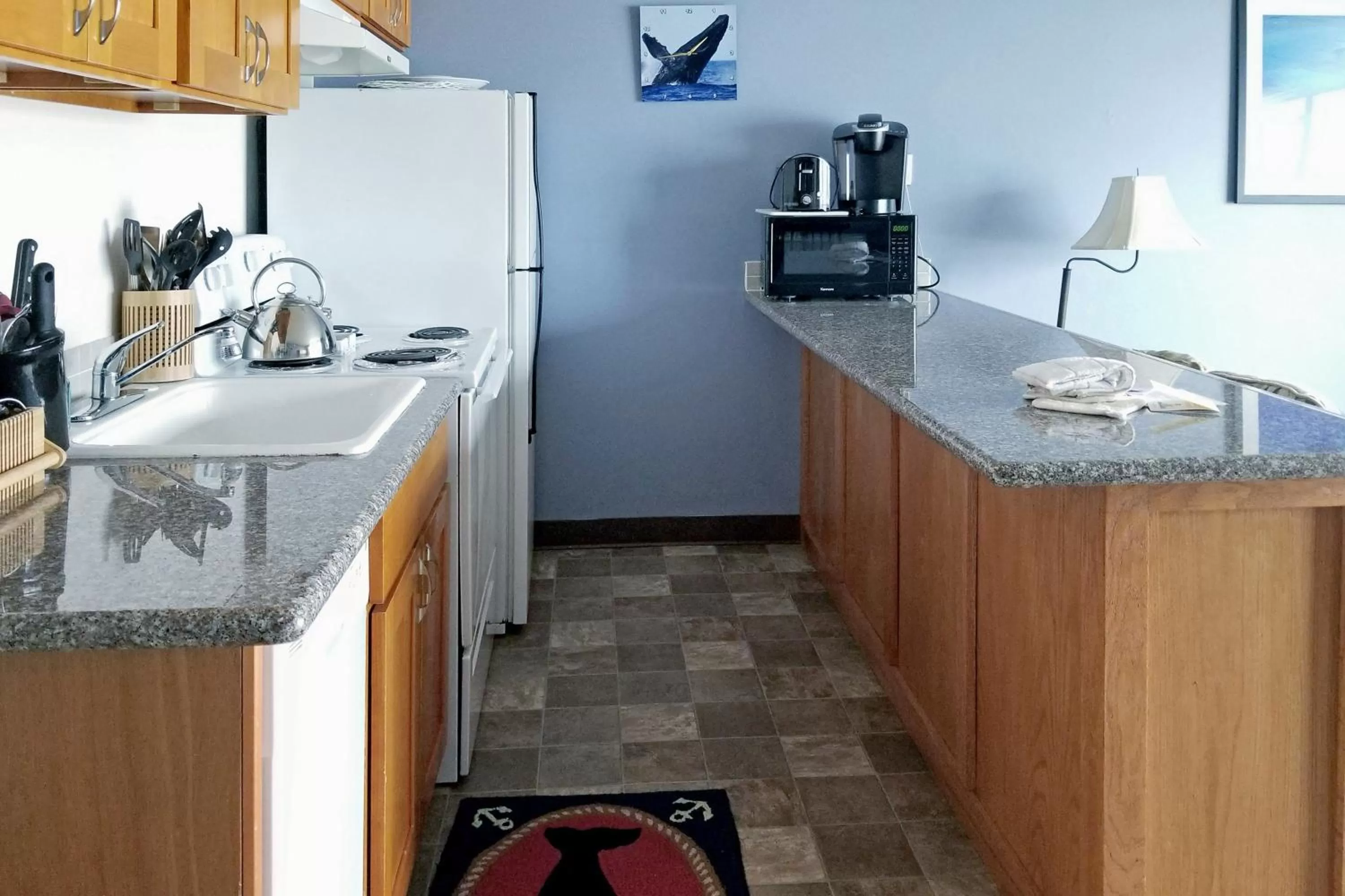 Coffee/tea facilities, Kitchen/Kitchenette in Ocean Terrace Condominiums