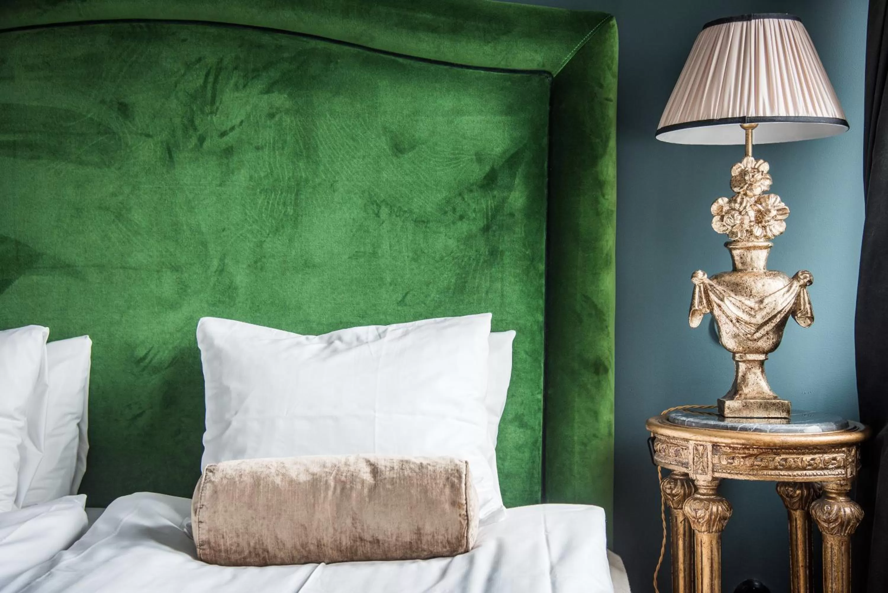 Photo of the whole room, Bed in Hotel Eggers