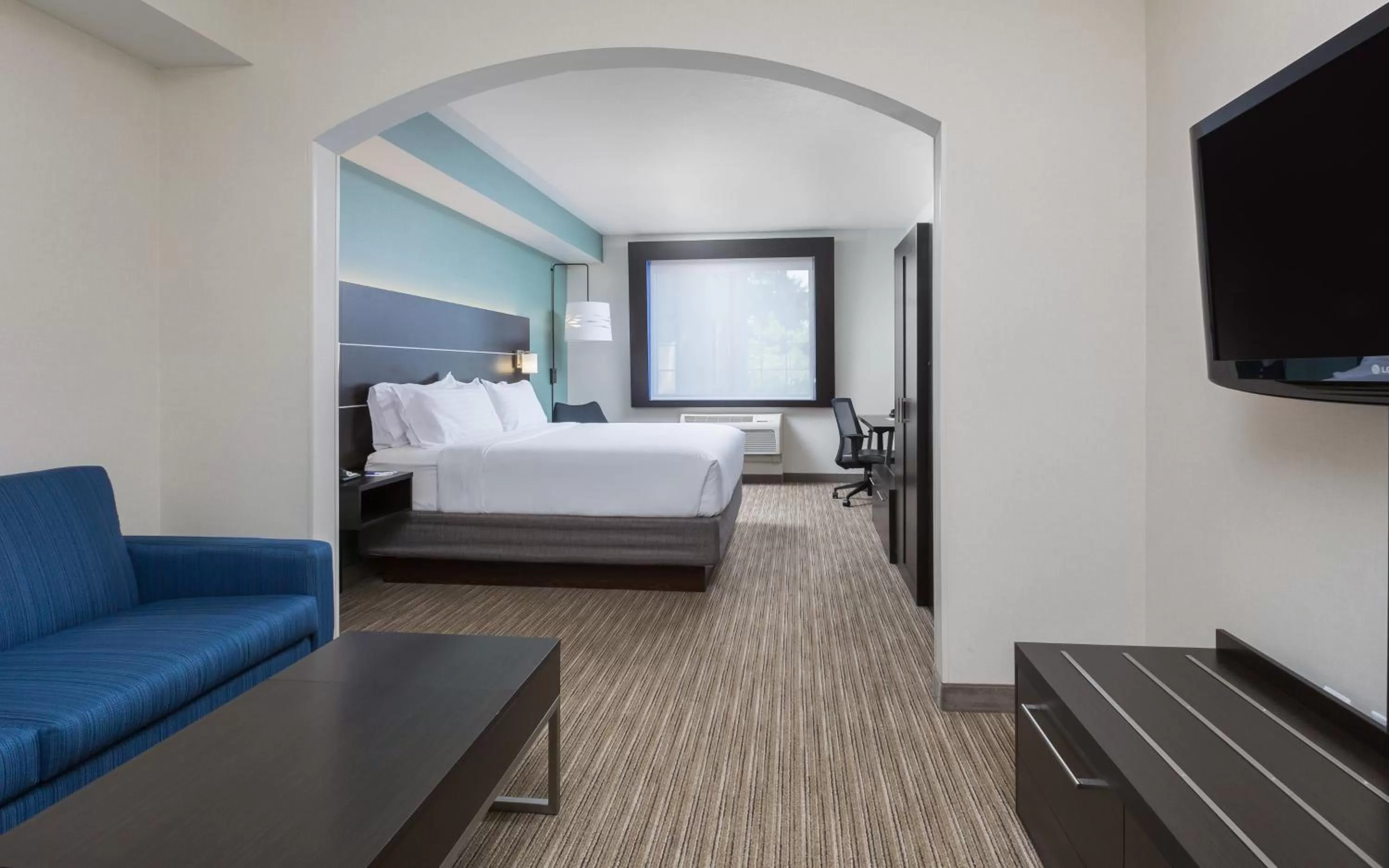 Photo of the whole room, Bed in Holiday Inn Express Hotel & Suites Eugene Downtown - University by IHG