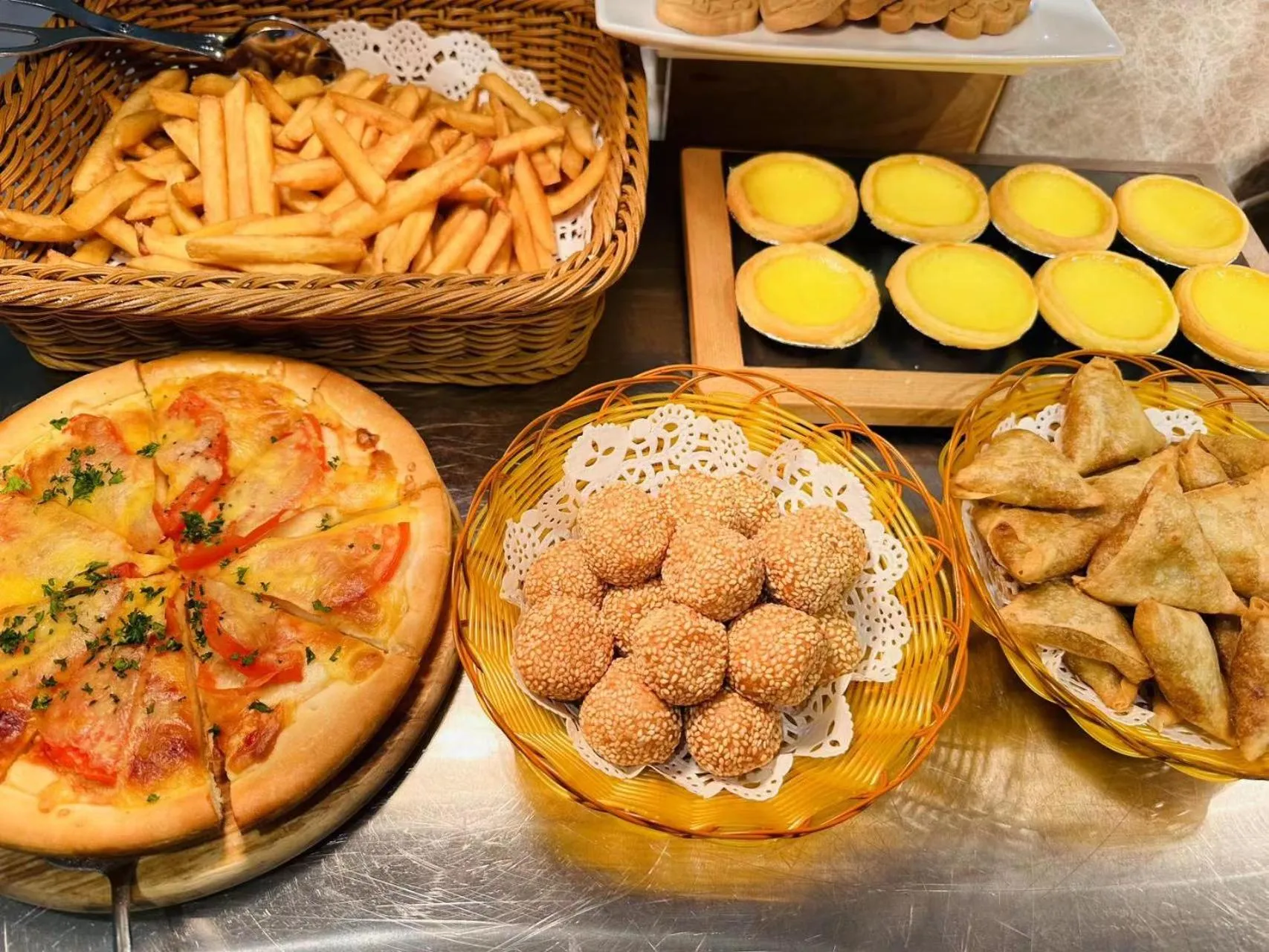 Food and drinks in Bridal Tea House Hotel