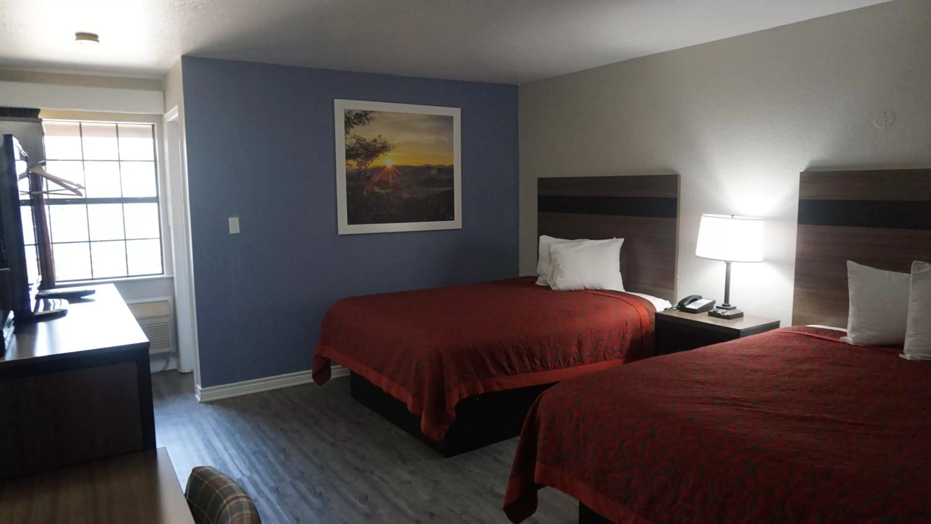 Photo of the whole room, Bed in La Villita Inn