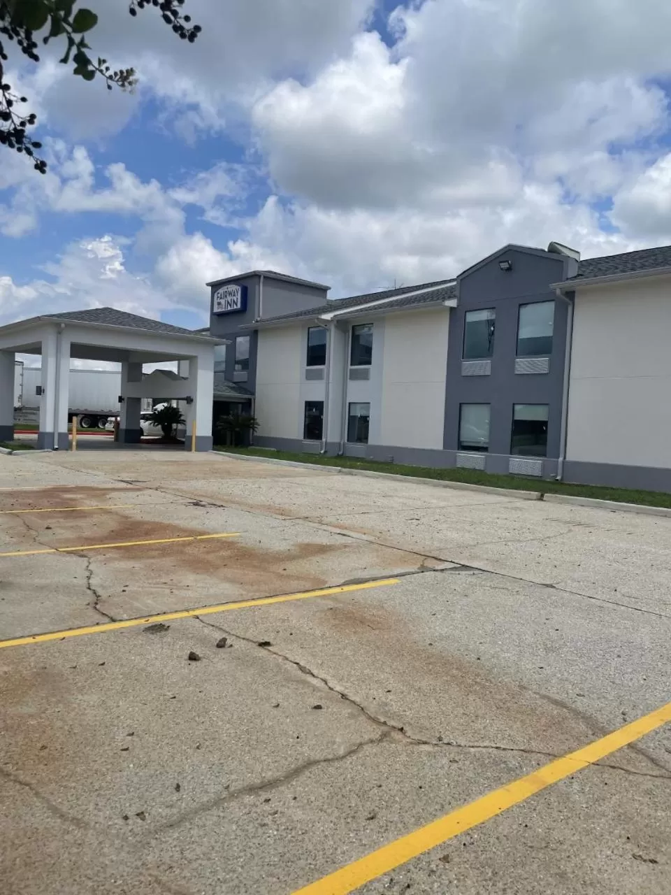 Property building in Fairway Inn Iowa-Lake Charles