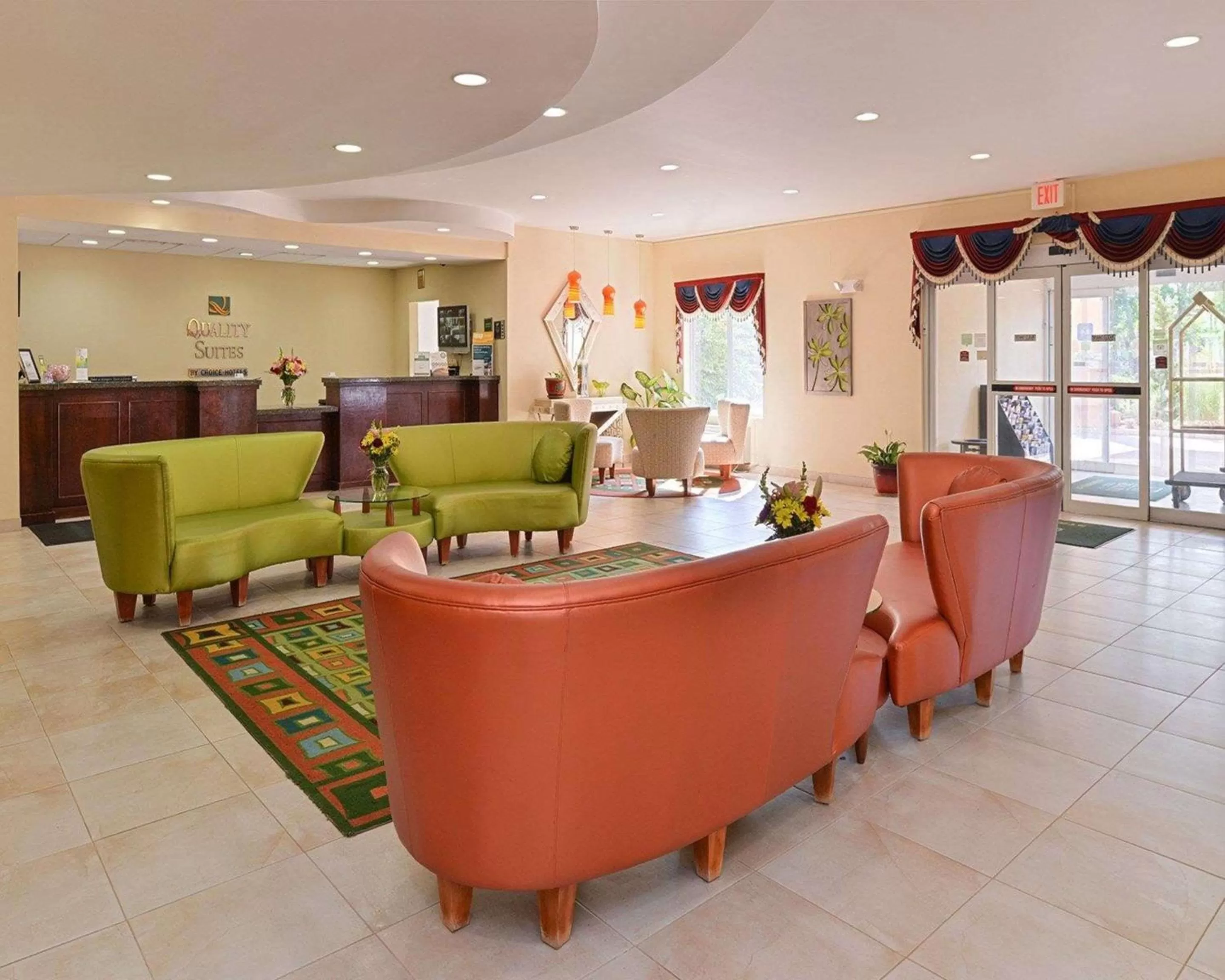 Lobby or reception in Quality Suites Stratford