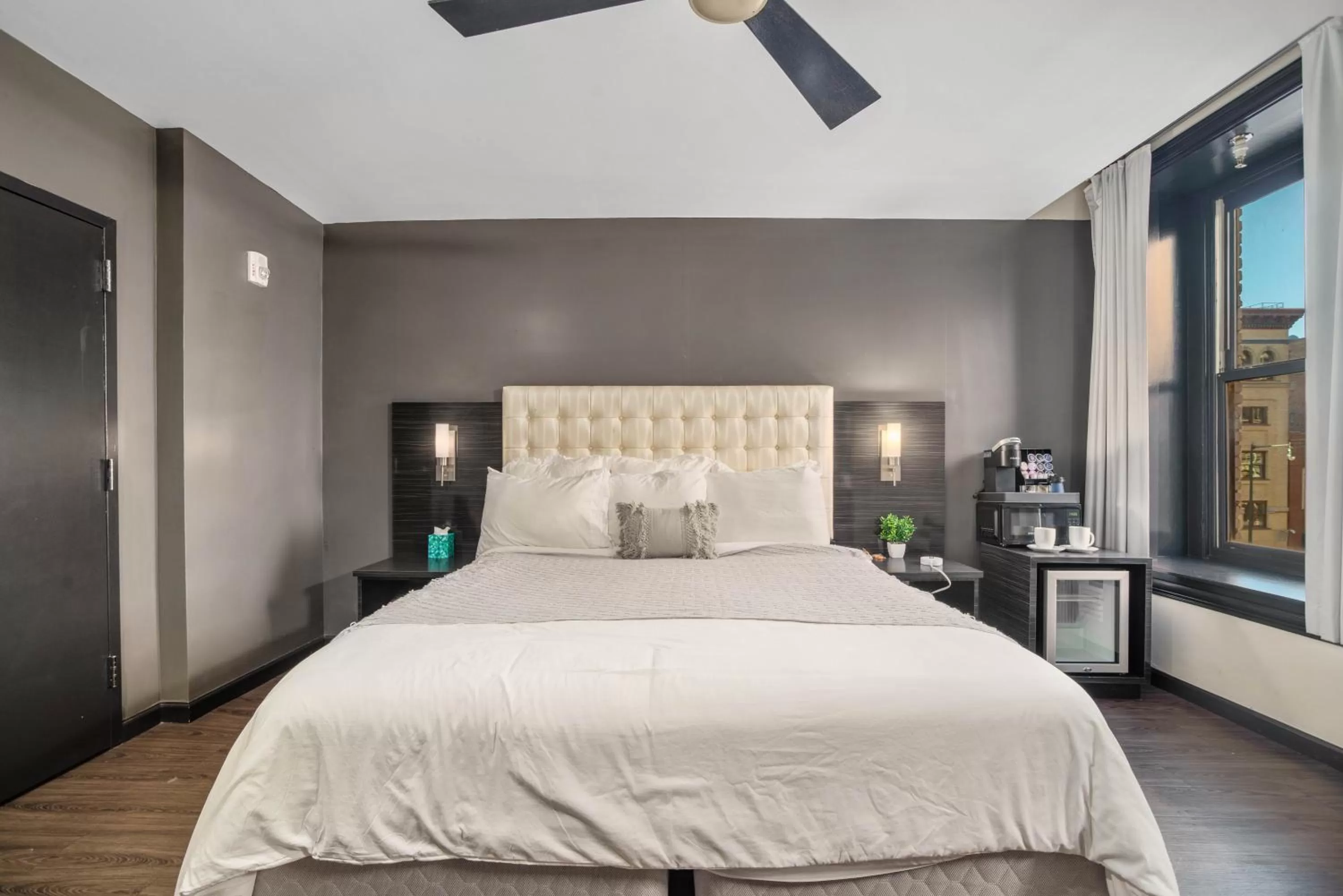 Photo of the whole room, Bed in Good Hotels Downtown Denver