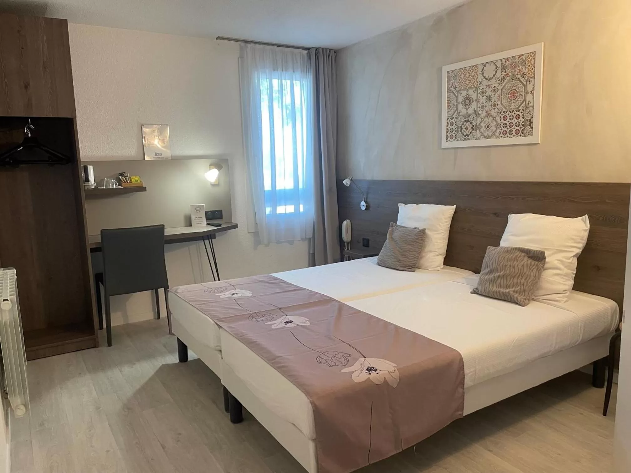 Standard Twin Room in greet Hotel Massieux Lyon Nord