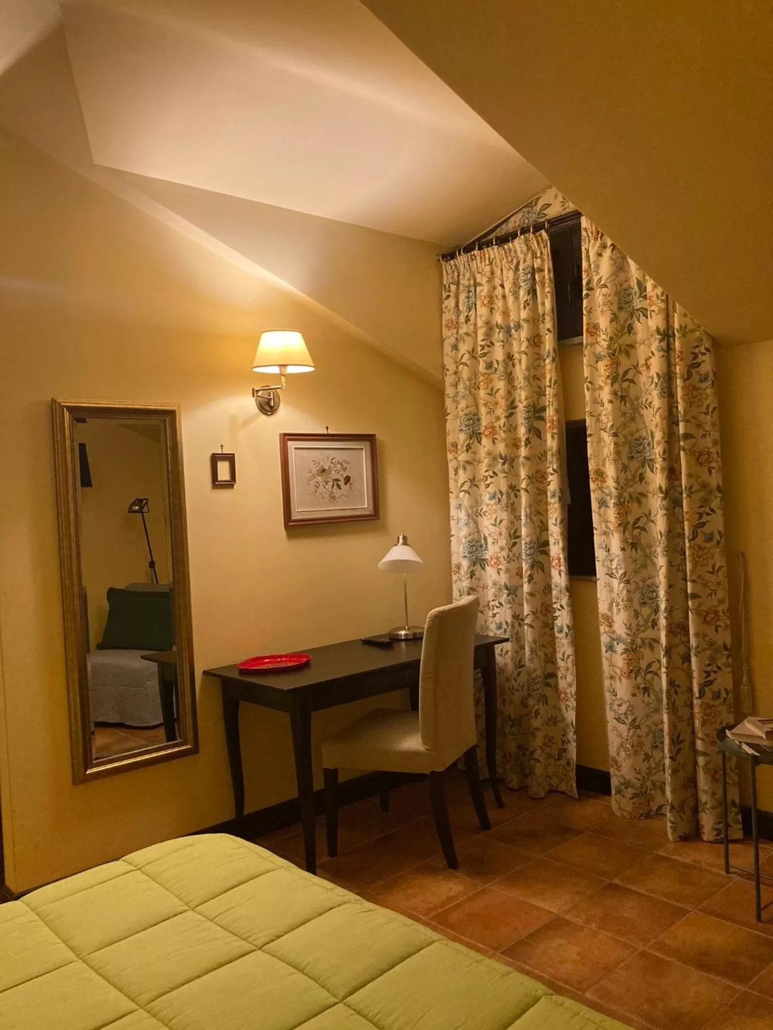 Photo of the whole room, Bed in B&B MontAlbano