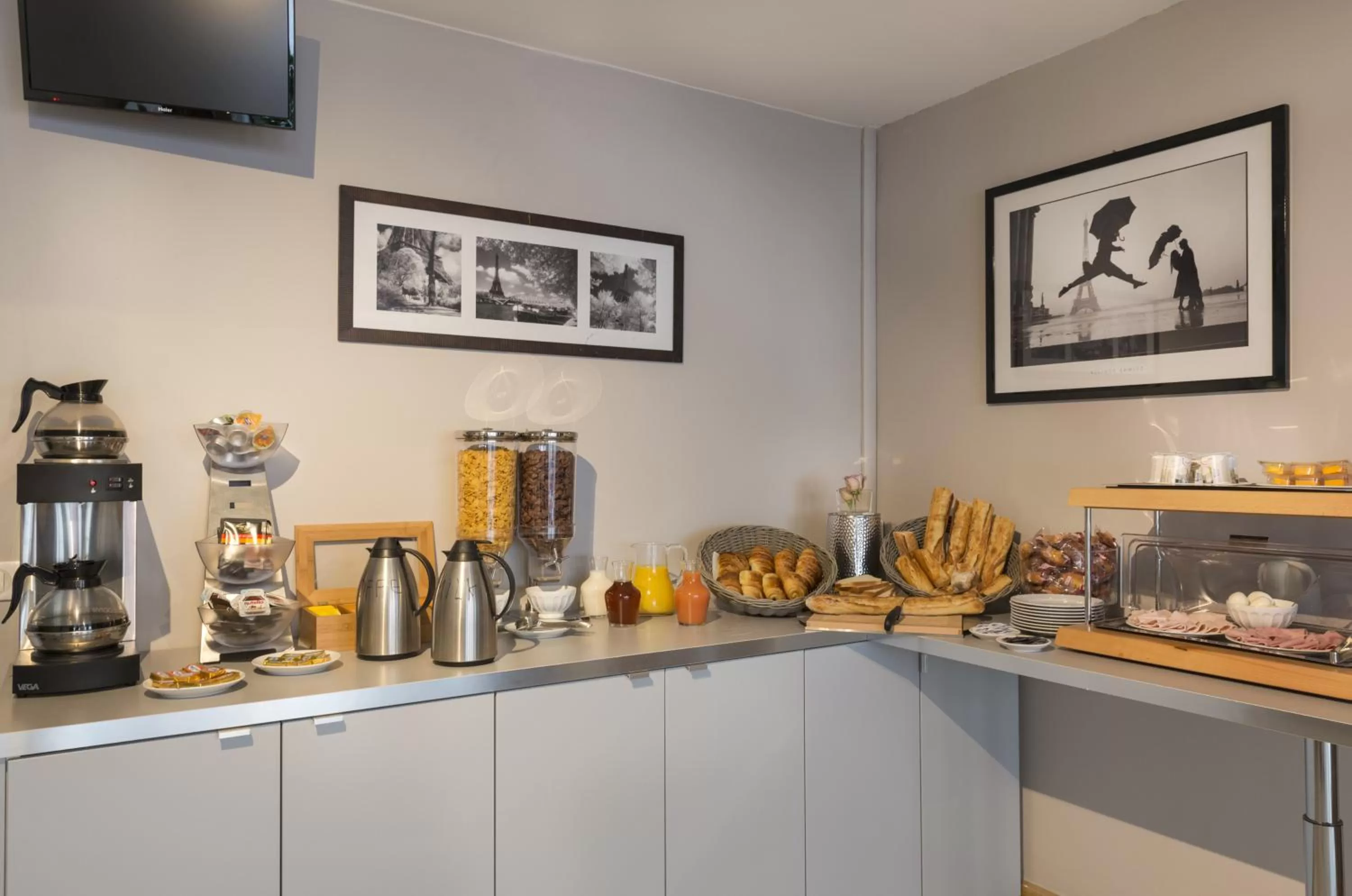 Food in Hôtel Eiffel XV