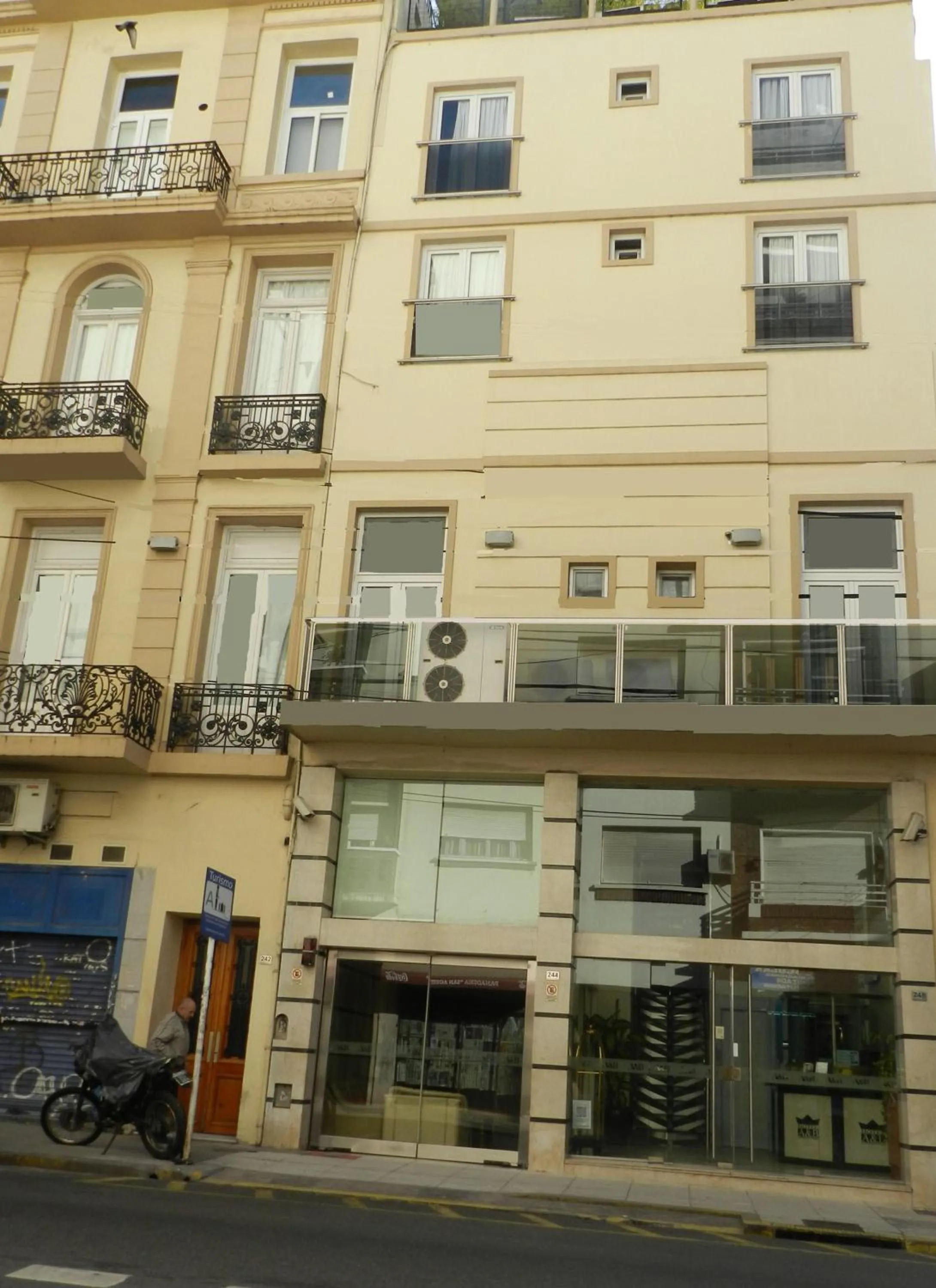 Facade/entrance in Hotel A&B Internacional