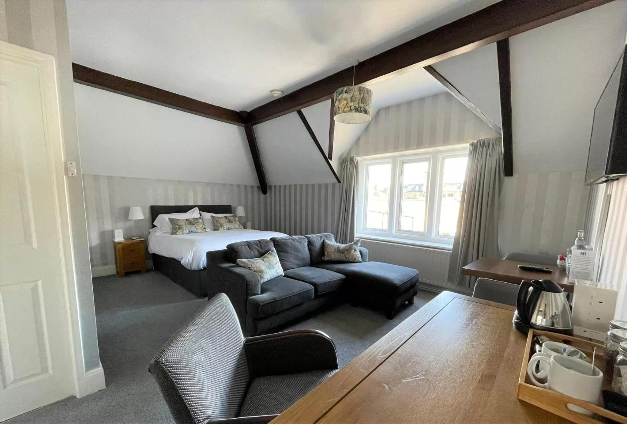 TV and multimedia, Seating Area in The Unicorn Skipton