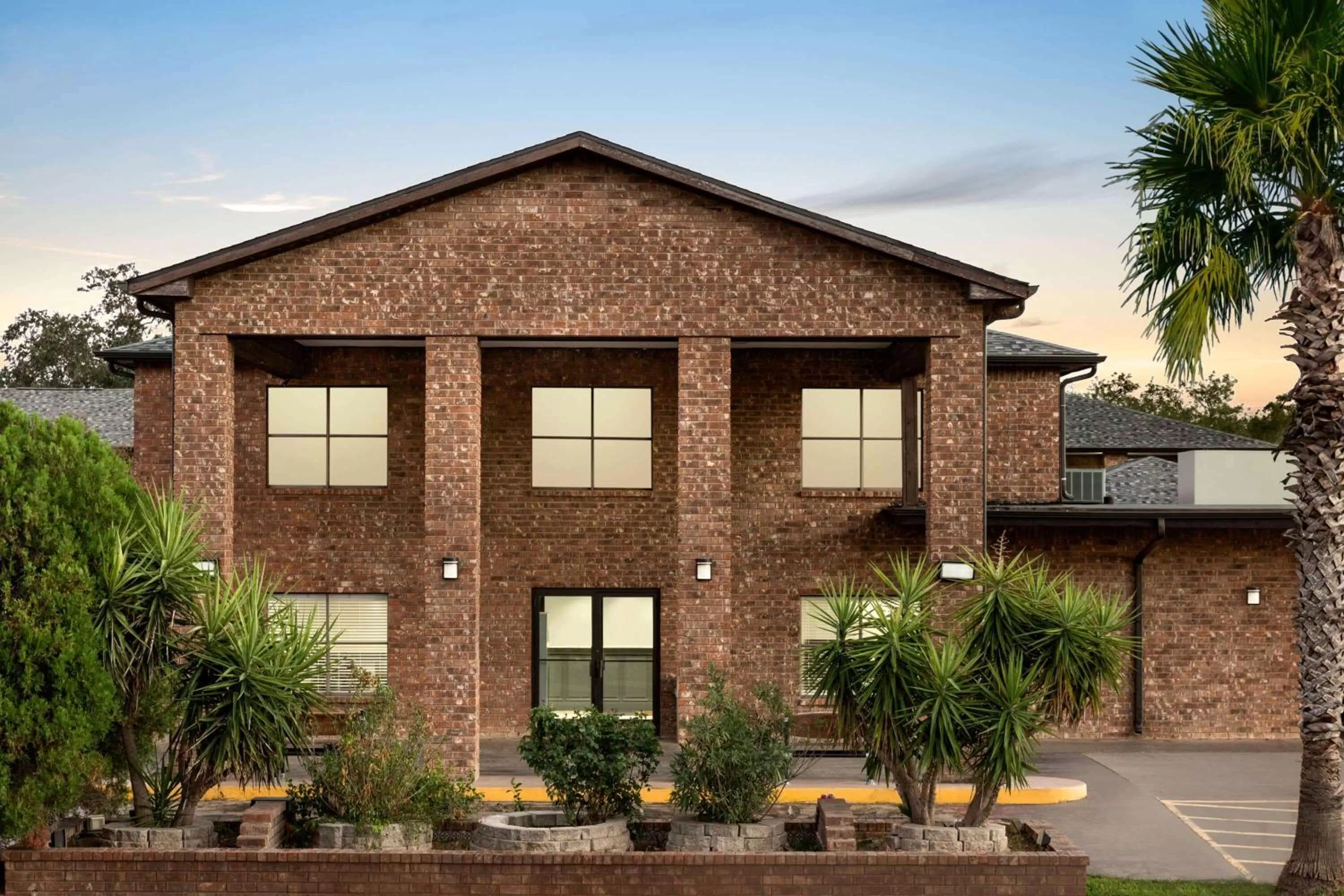 Property building in Super 8 by Wyndham Universal City