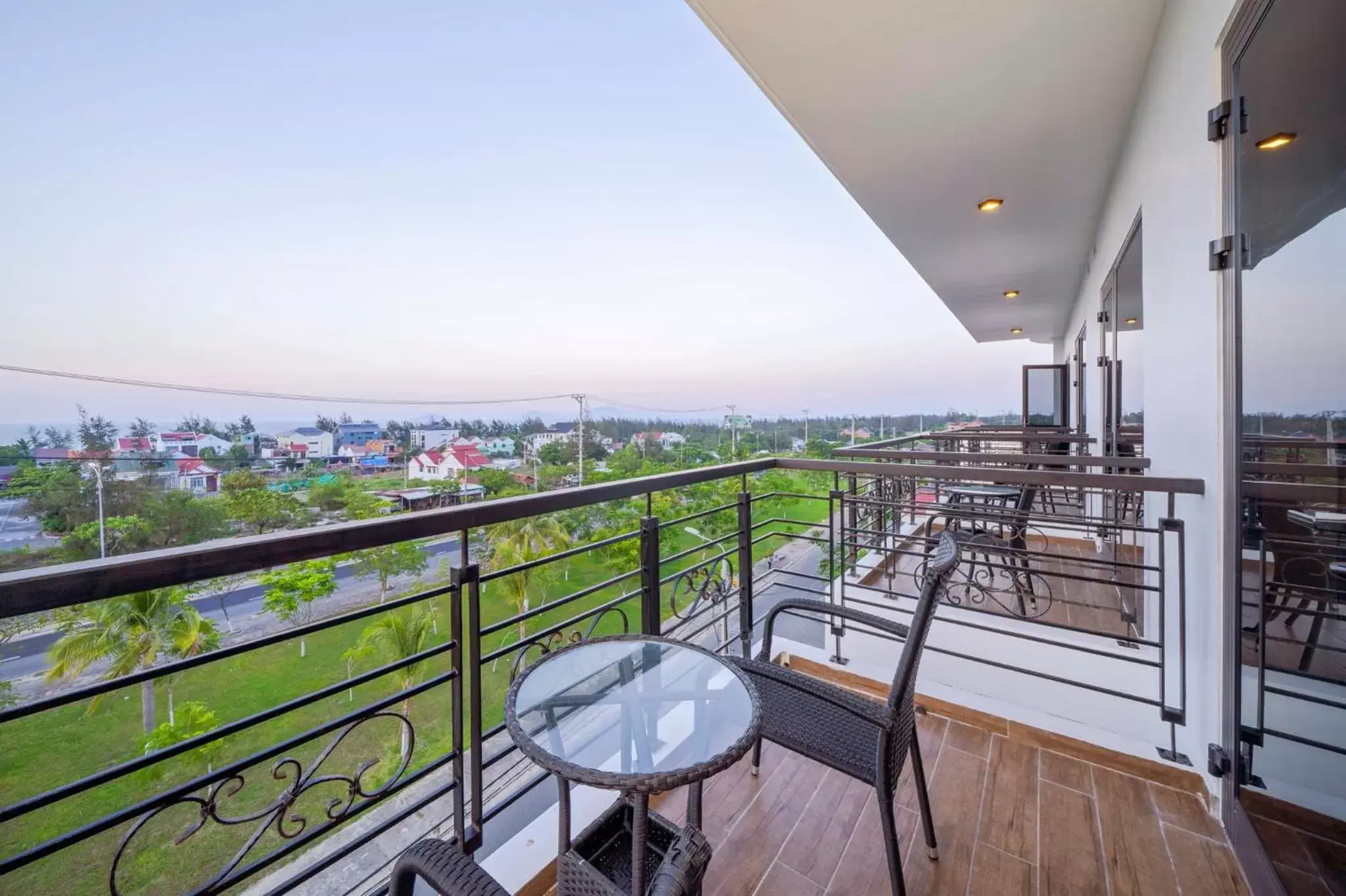 Deluxe Double or Twin Room with Balcony in Athenia Hoi An Boutique Hotel & Spa Deluxe Double or Twin Room with Balcony in Athenia Hoi An Boutique Hotel & Spa