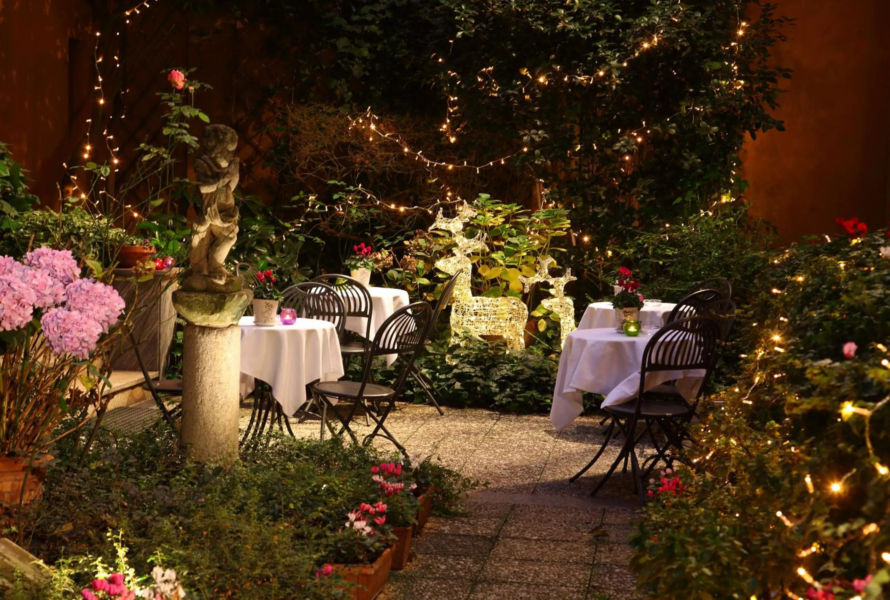 Garden in Hotel Sanpi Milano