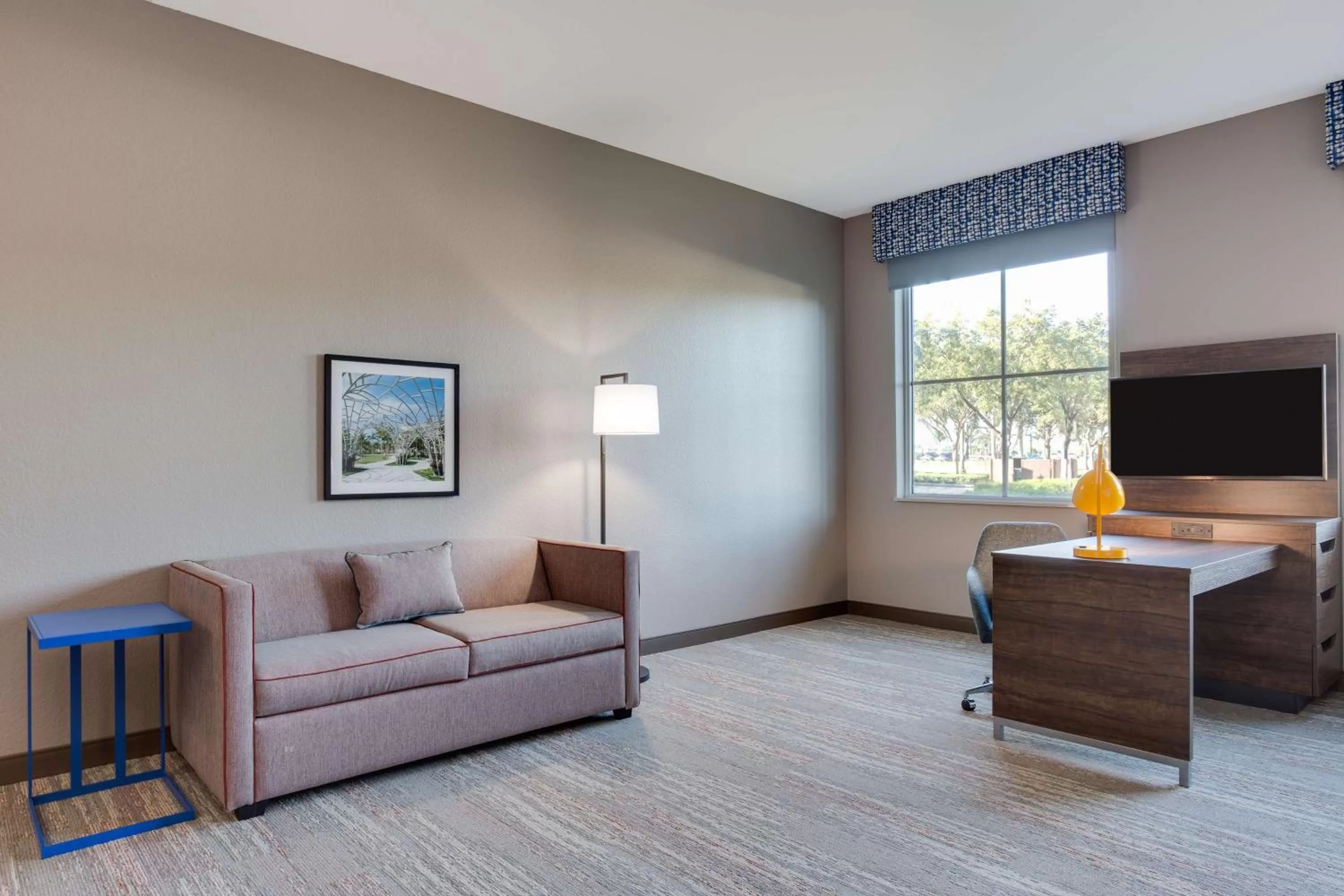 Living room in Hampton Inn & Suites Fort Lauderdale - Miramar