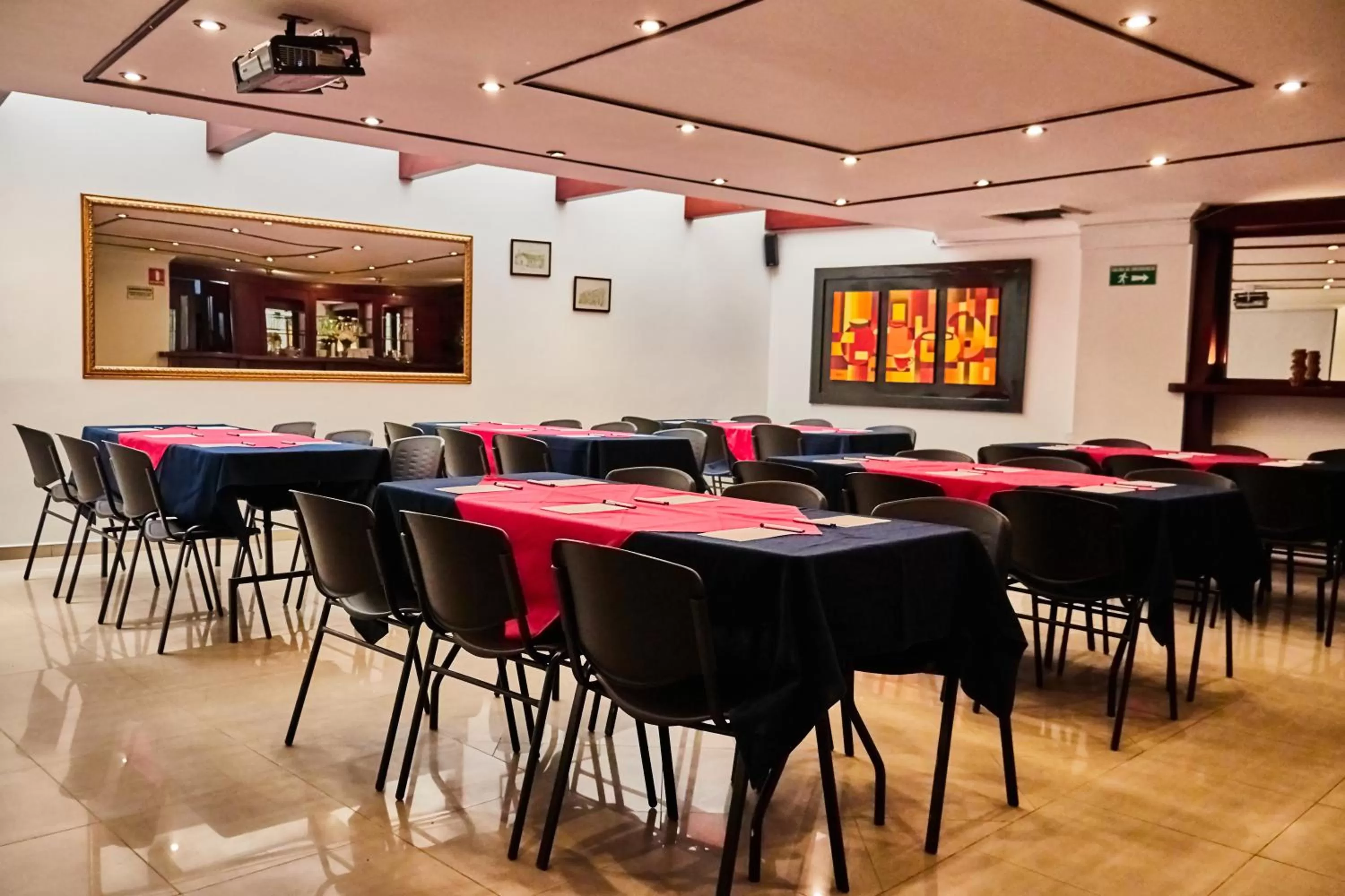 Seating area in Hotel Virrey Central