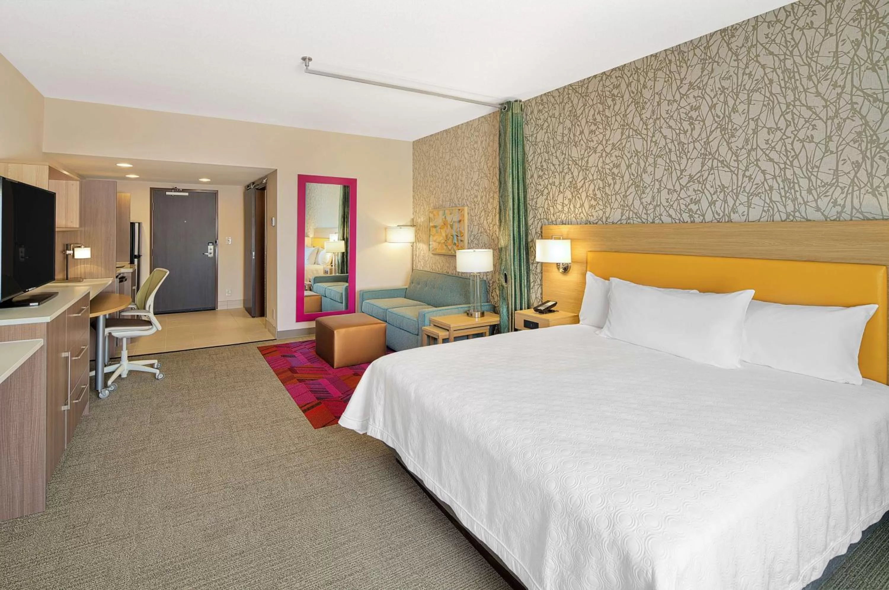 Photo of the whole room, Bed in Home2 Suites By Hilton Batesville