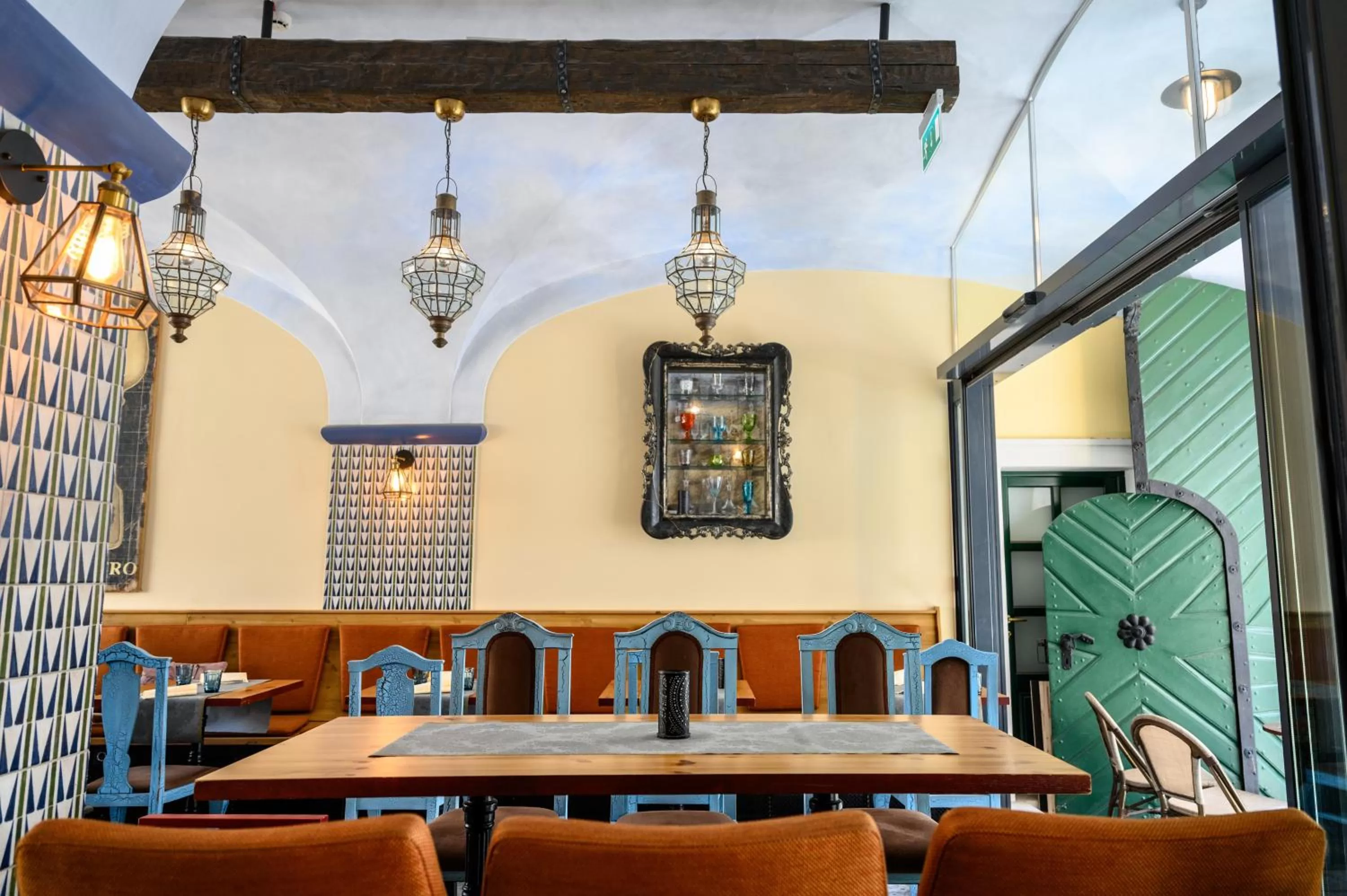 Restaurant/places to eat in Maison Bistro & Hotel