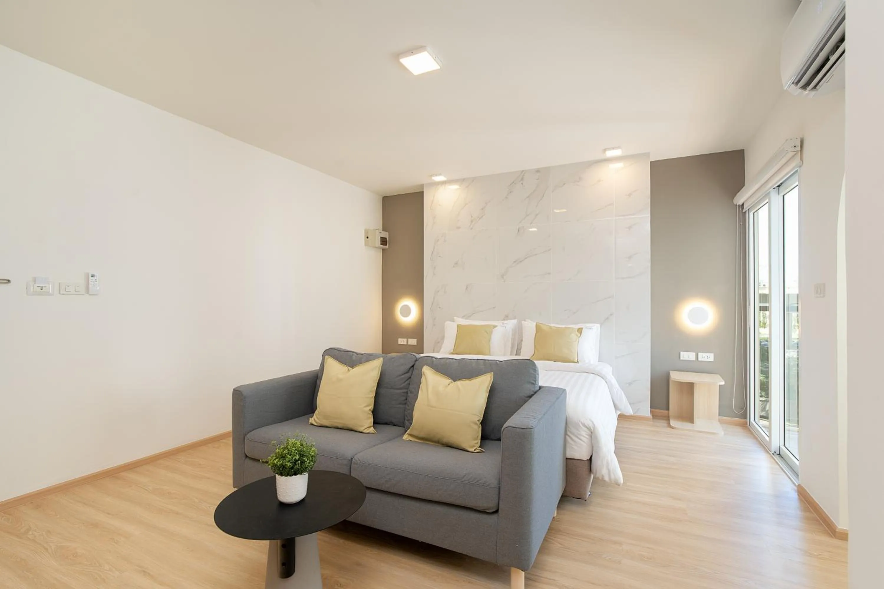 Living room, Bed in Diya Hotel Bangkok