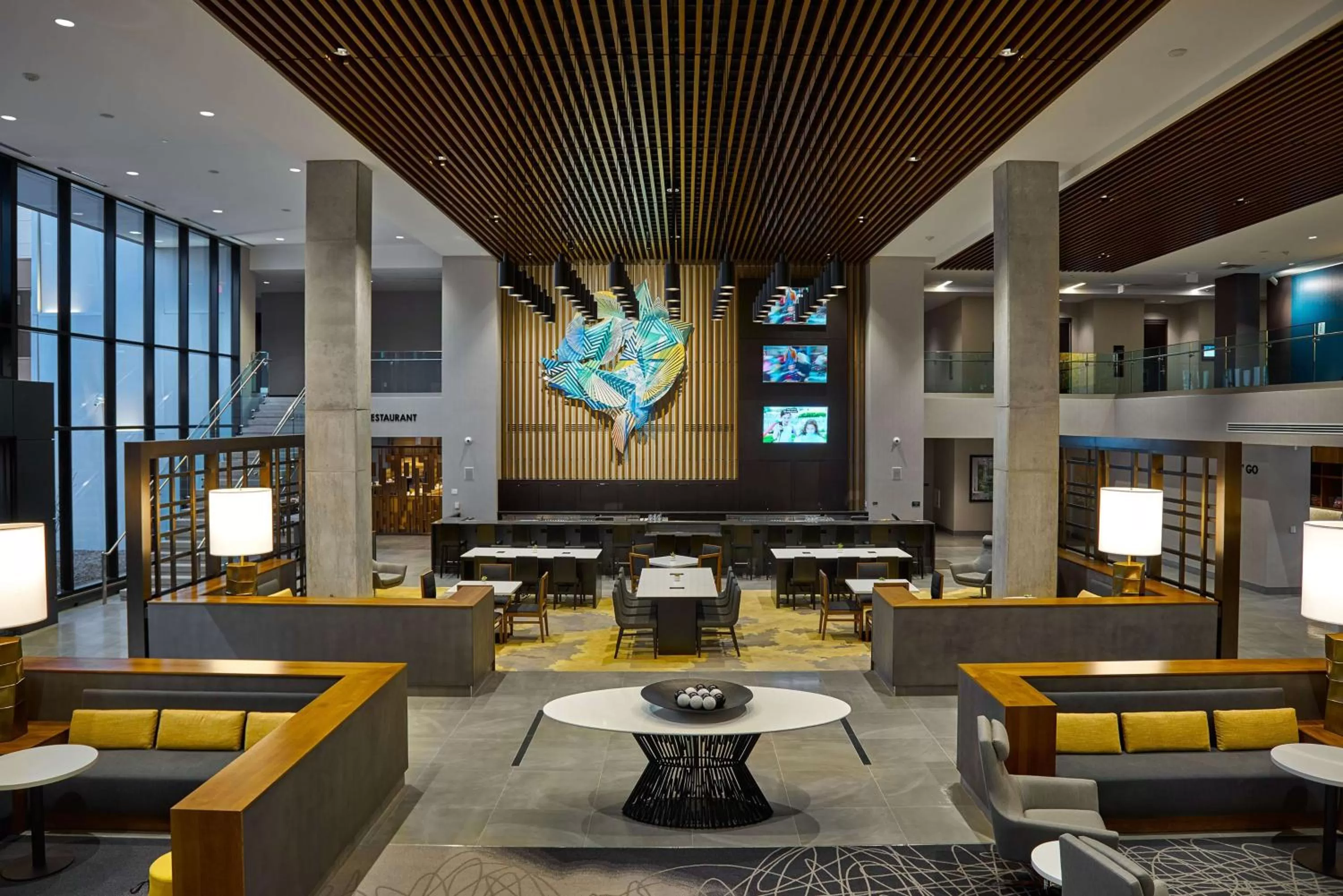 Restaurant/places to eat in Hilton Des Moines Downtown