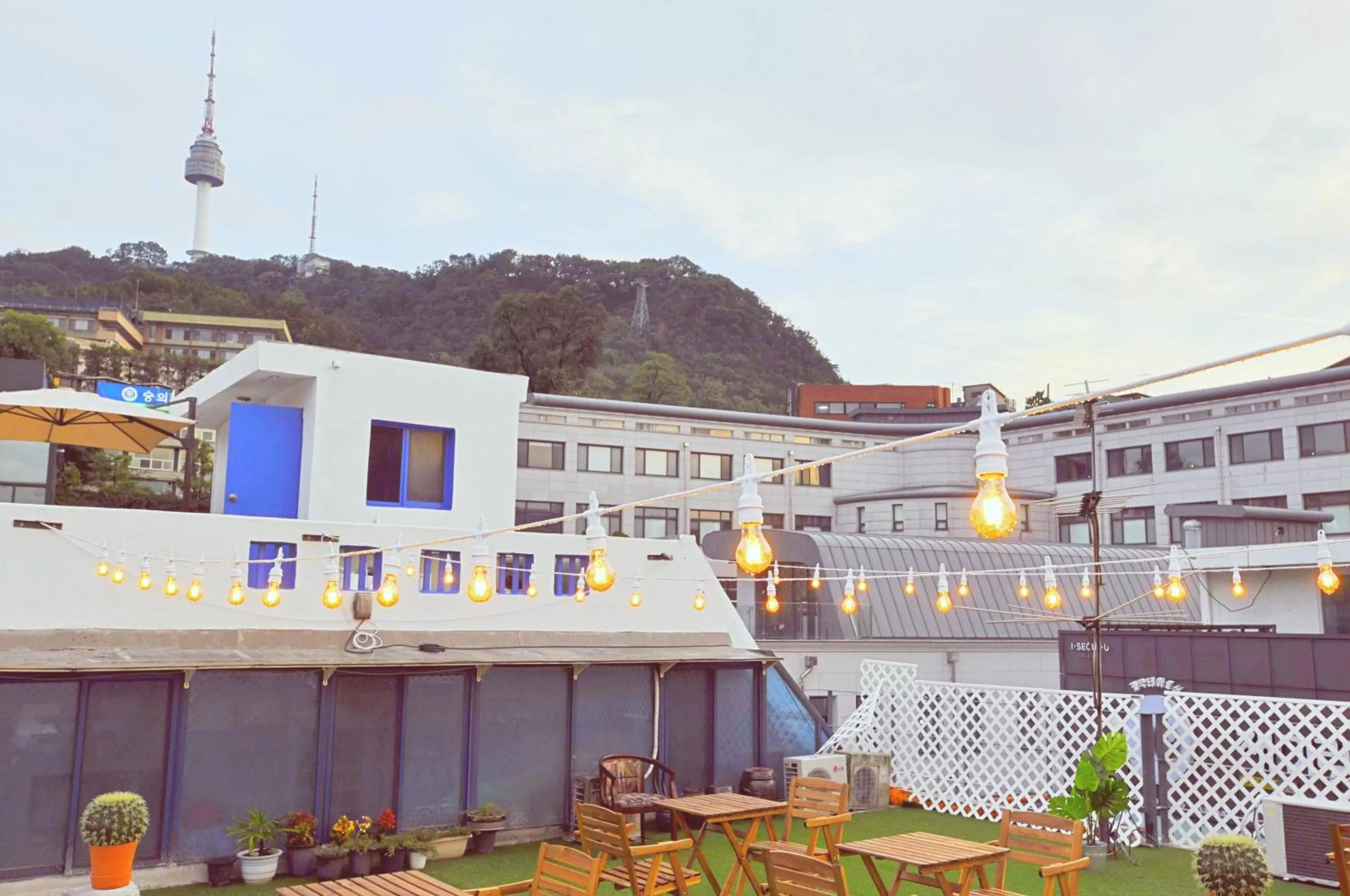 OYO Rooftop Hostel