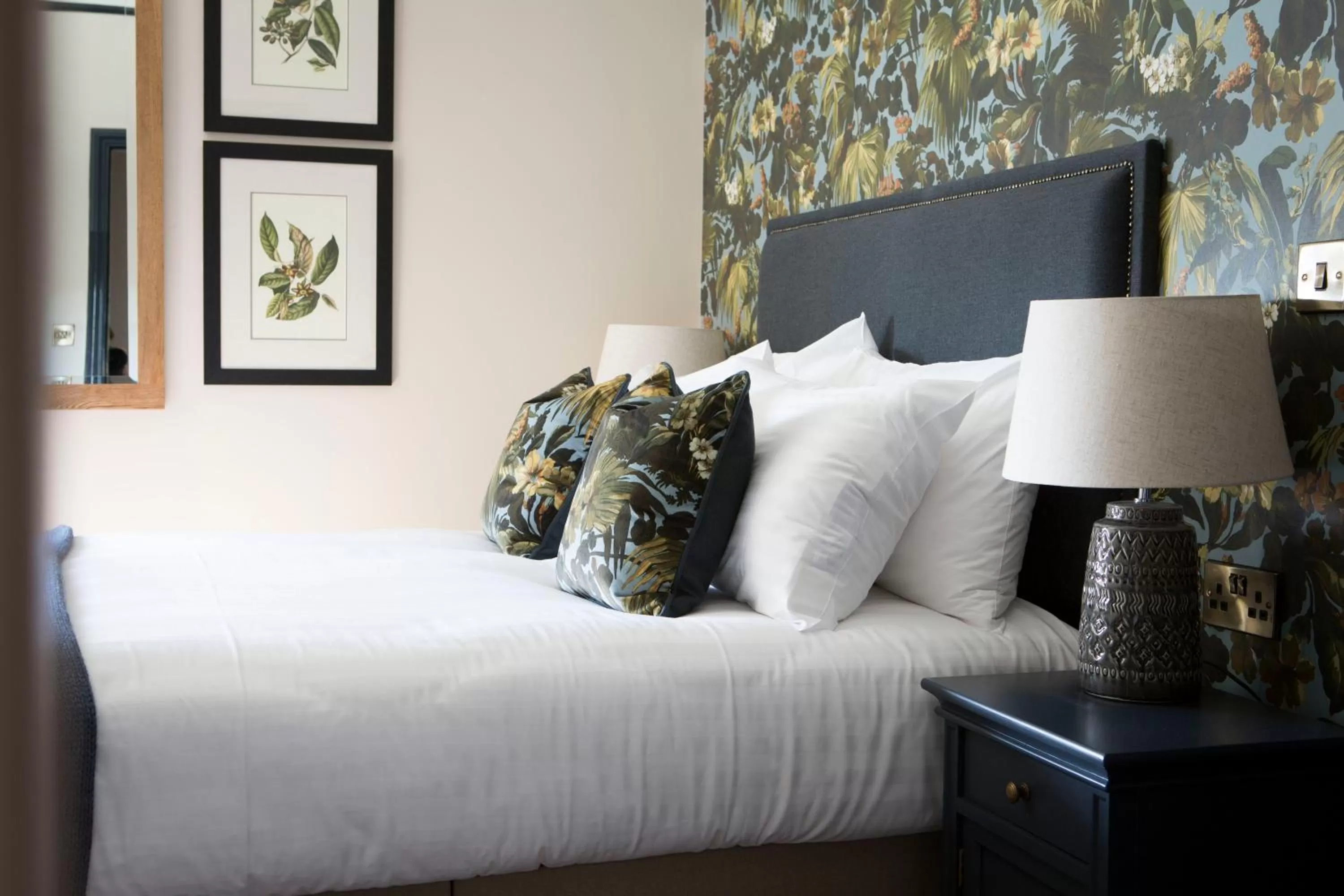 Bed in Wynnstay Arms, Ruabon, Wrexham