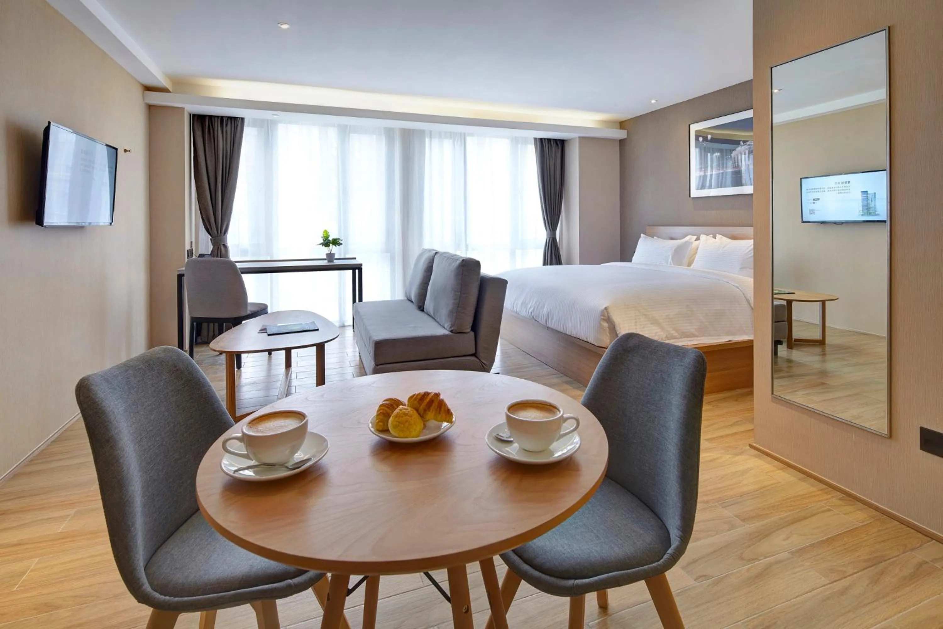 Dining area, Bed in Bridal Tea House Hotel