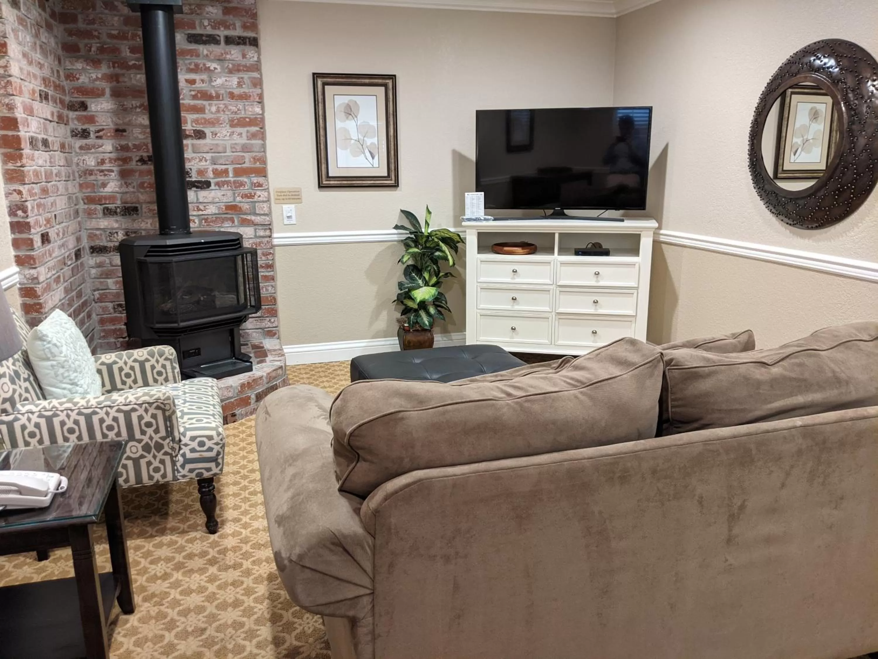 Communal lounge/ TV room in Svendsgaard's Inn