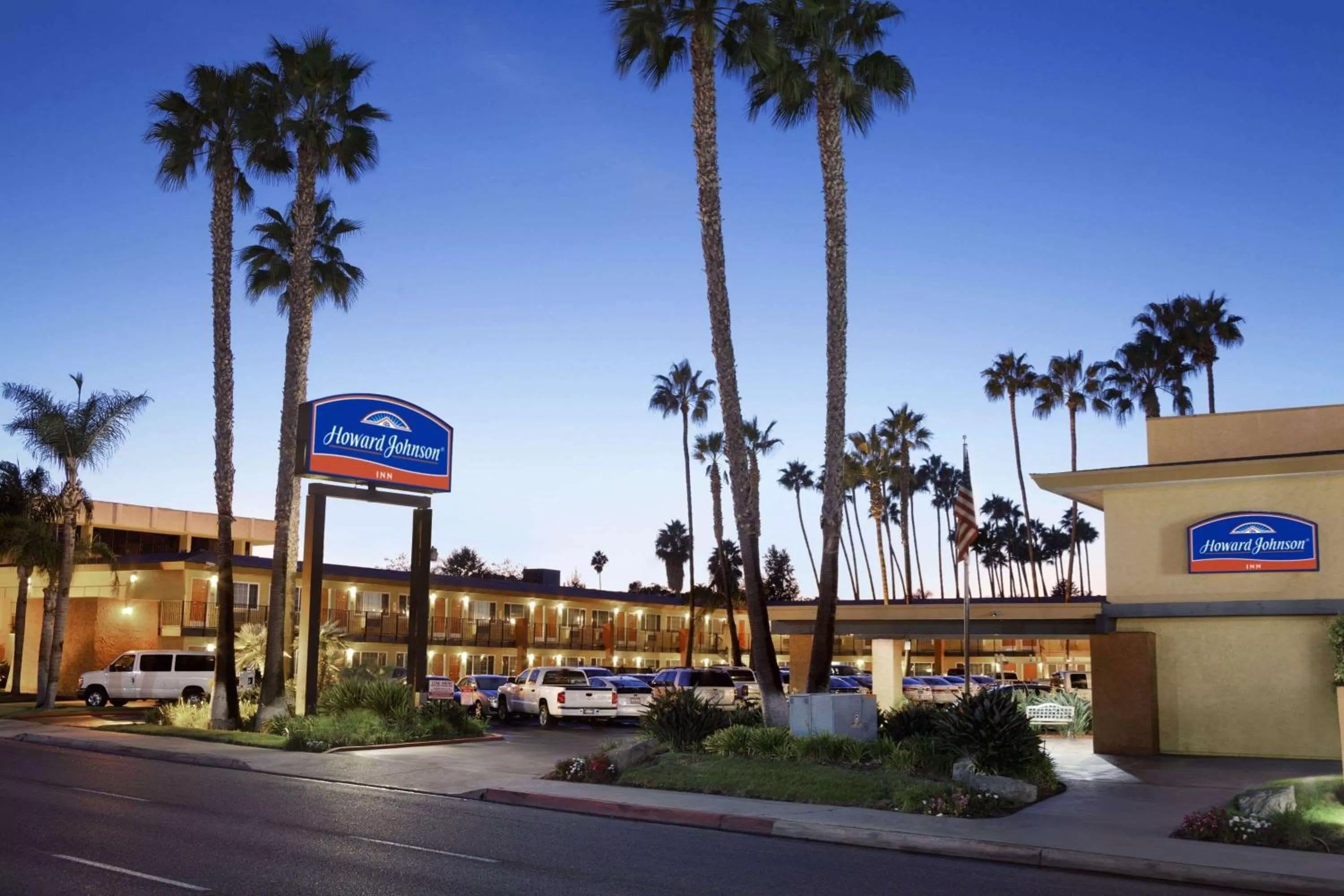 Property building in Howard Johnson by Wyndham San Diego Sea World