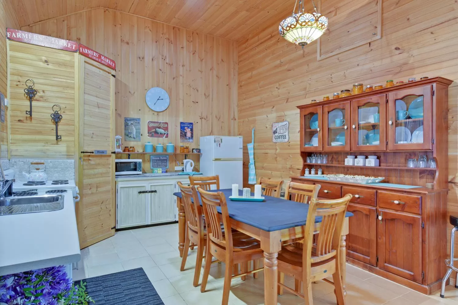 Kitchen or kitchenette, Dining Area in Stony Rise Cottage B&B