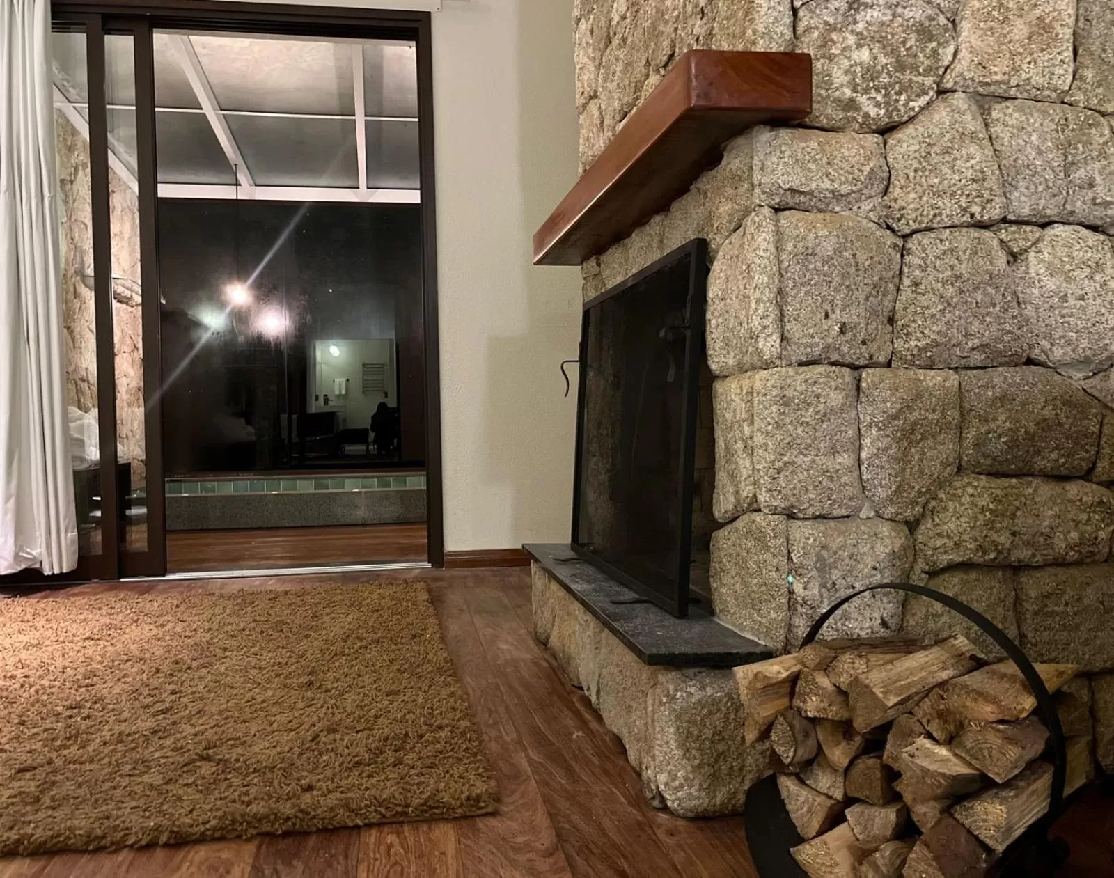 Pool view in Kuriuwa Hotel