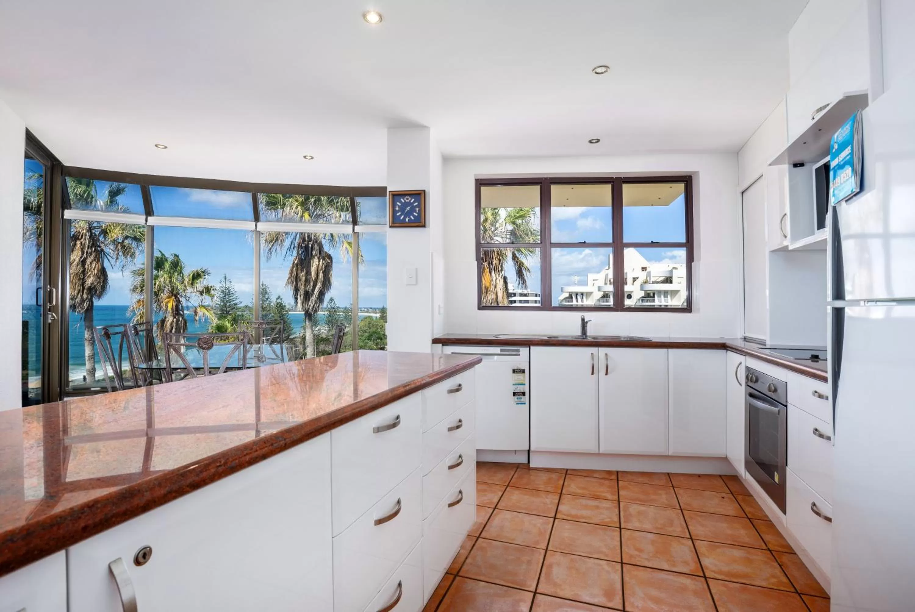 Kitchen or kitchenette in Alexandra on the Pacific