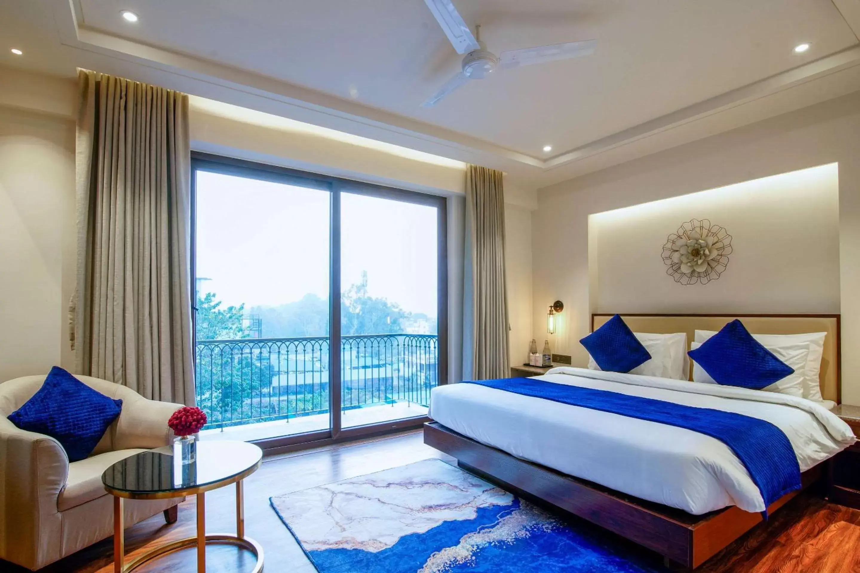 Standard King Room - Non-Smoking in Comfort Inn Dehradun Standard King Room - Non-Smoking in Comfort Inn Dehradun