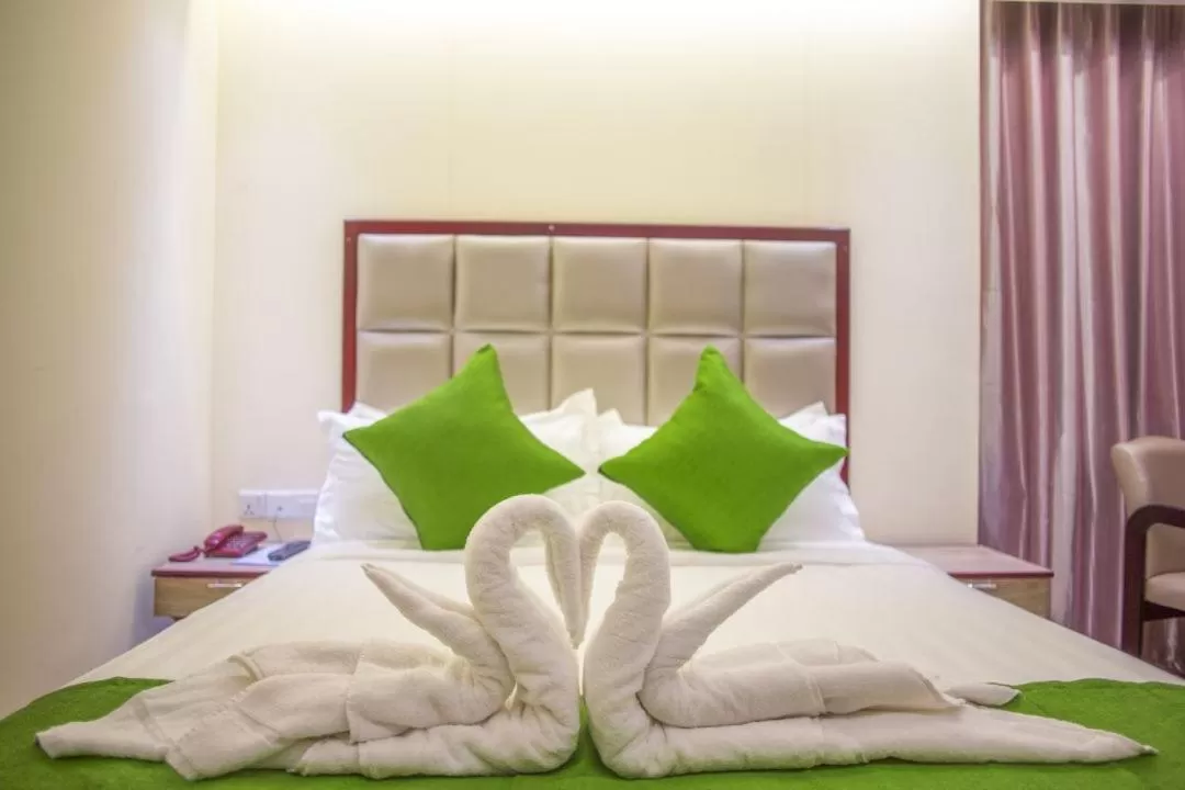 Bedroom, Bed in Hotel Mira Garden