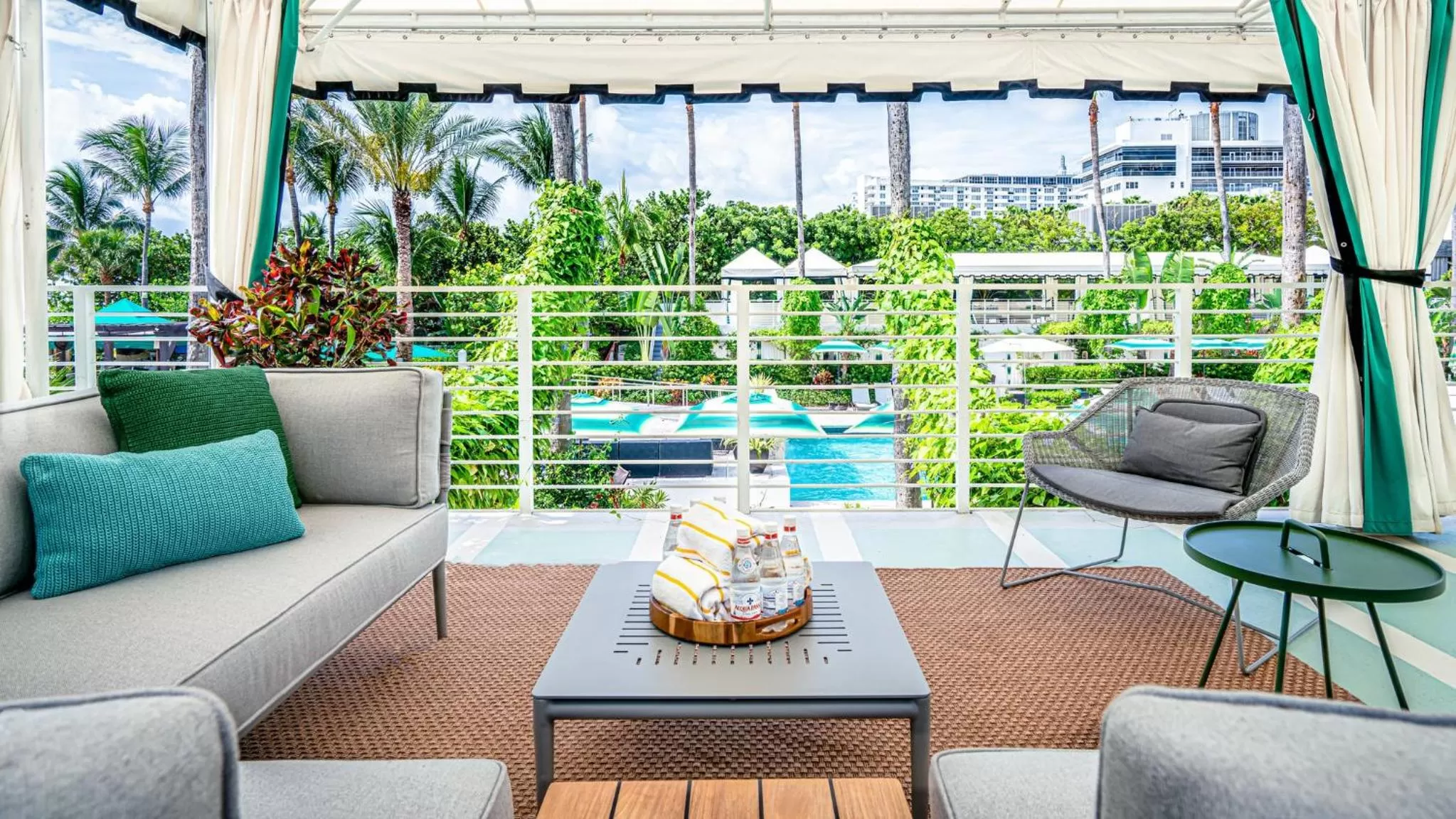 Swimming pool in Kimpton Surfcomber Hotel by IHG