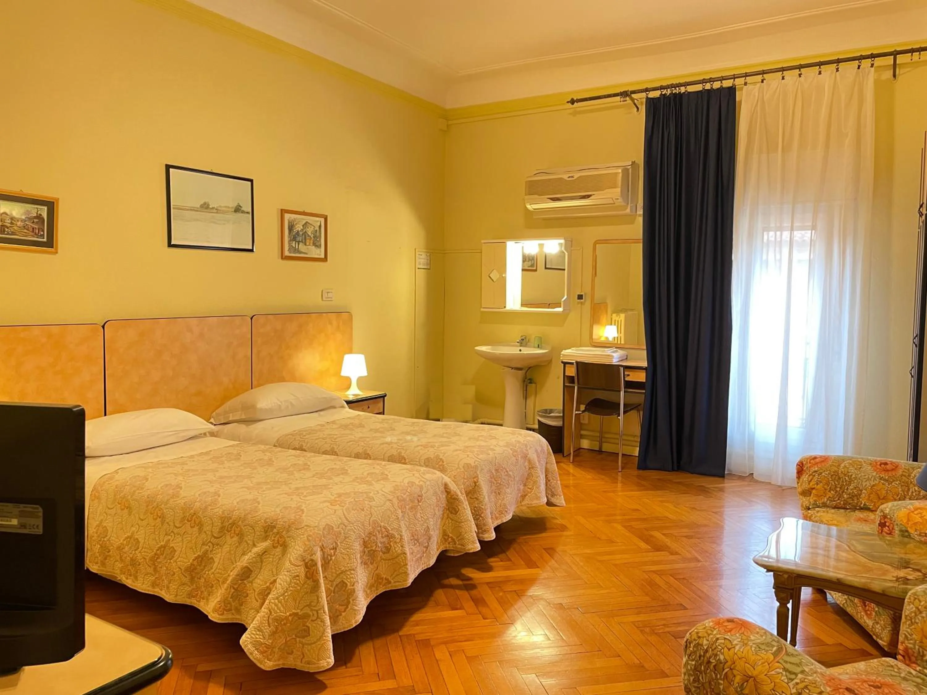 Bedroom, Bed in Hotel Panorama Bologna Centro