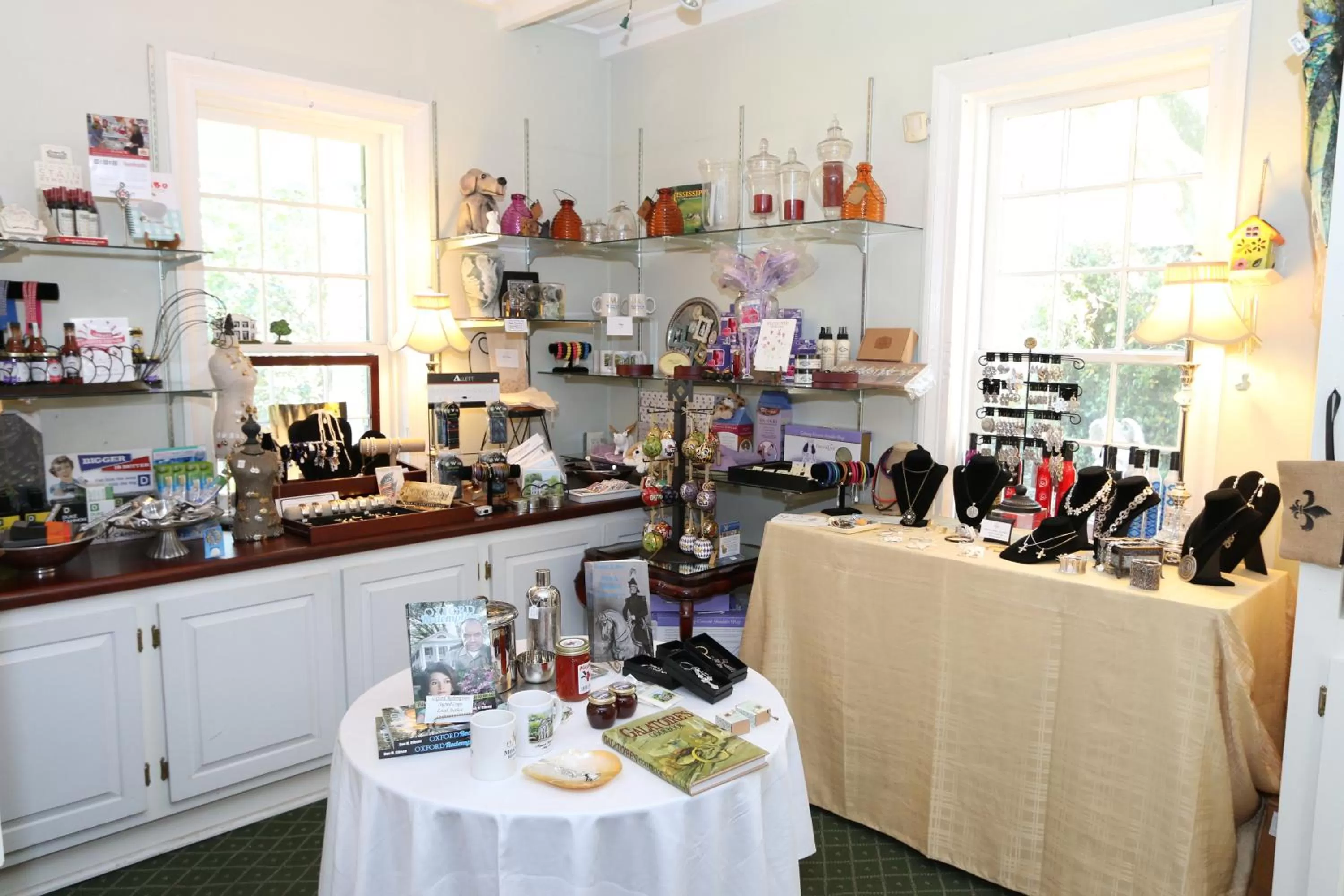 On-site shops in Monmouth Historic Inn