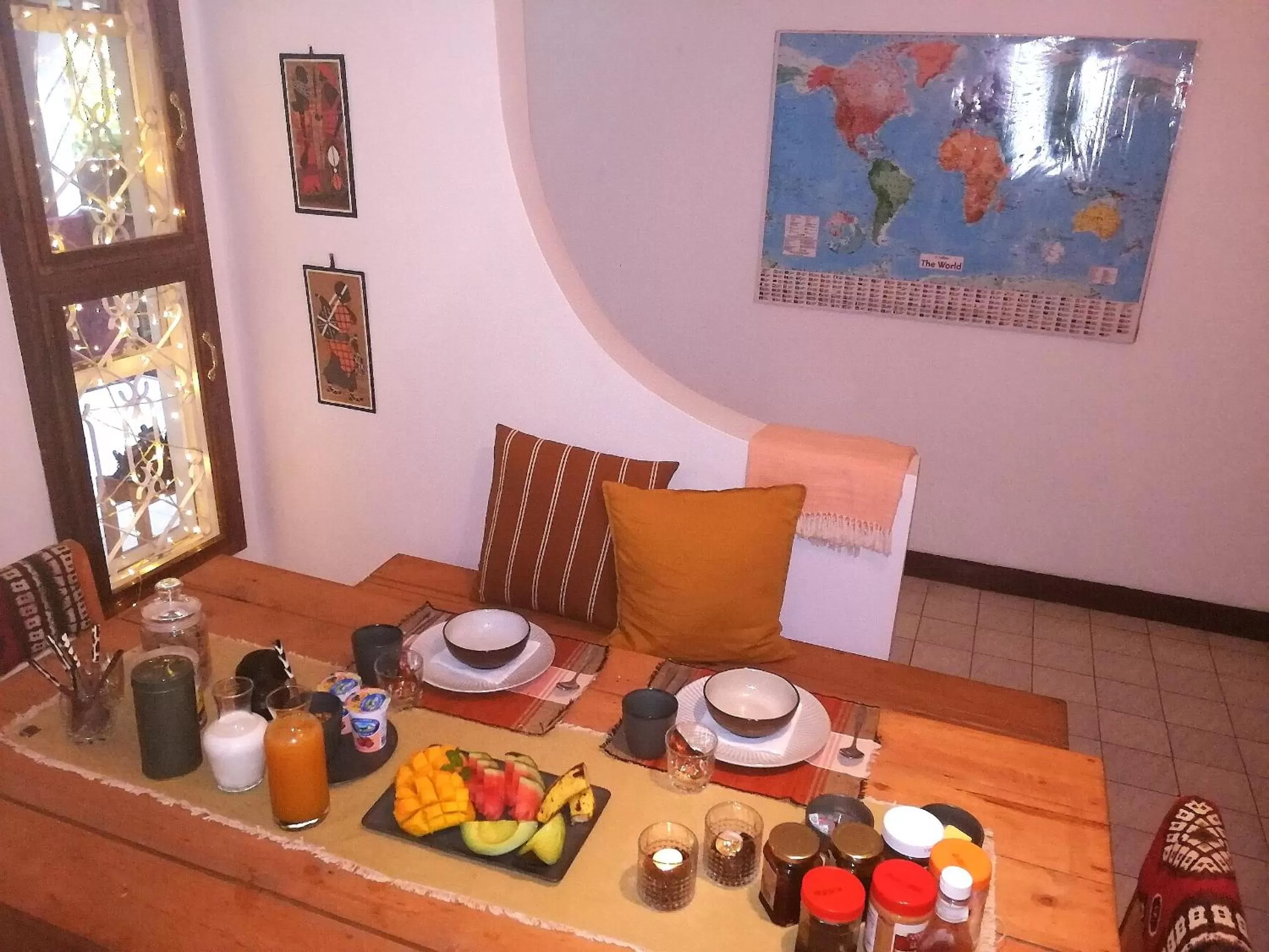 Dining area in Utamaduni House B&B