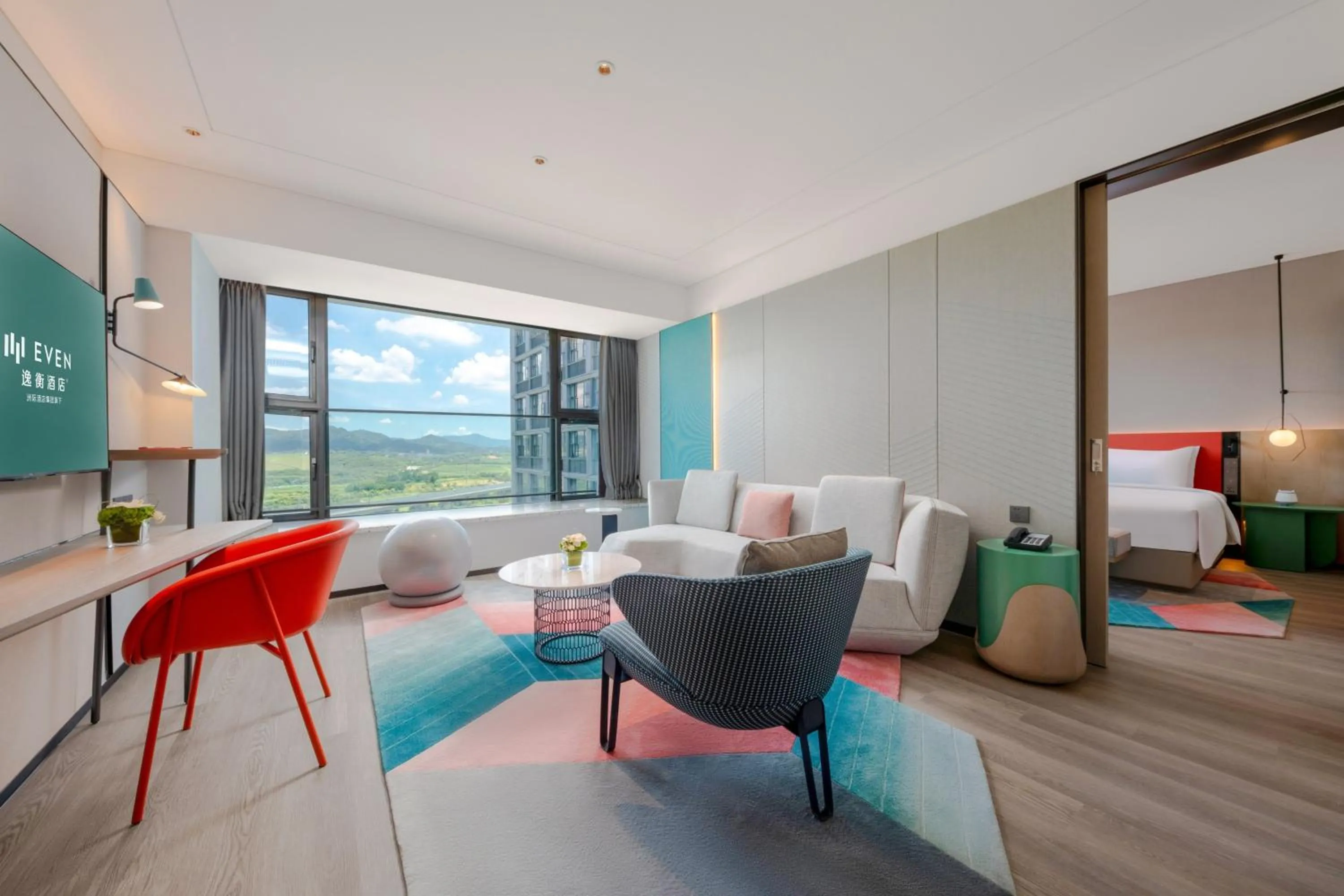 Photo of the whole room in EVEN Hotels Shenzhen Guangming Cloud Park by IHG